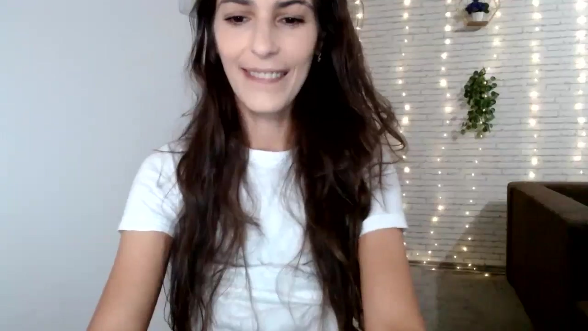 Gallery image thumbnail from AnnaMFC_'s myfreecams stream on, 08/08/2024, 04:09 image 13 of 20