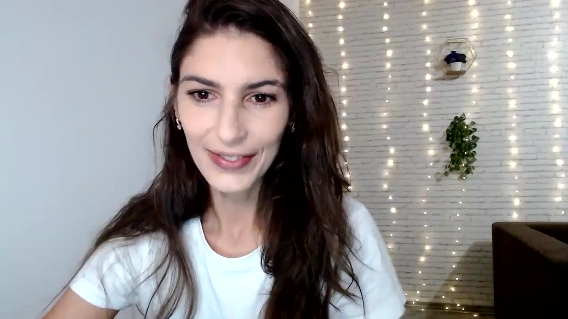 Gallery image thumbnail from AnnaMFC_'s myfreecams stream on, 08/08/2024, 04:09 image 15 of 20