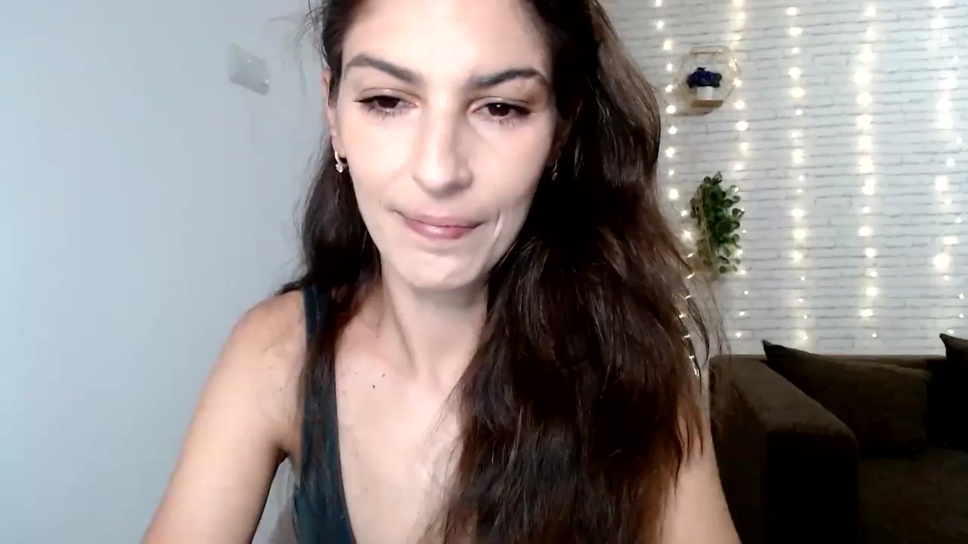 Gallery image thumbnail from AnnaMFC_'s myfreecams stream on, 08/27/2024, 04:16 image 4 of 20