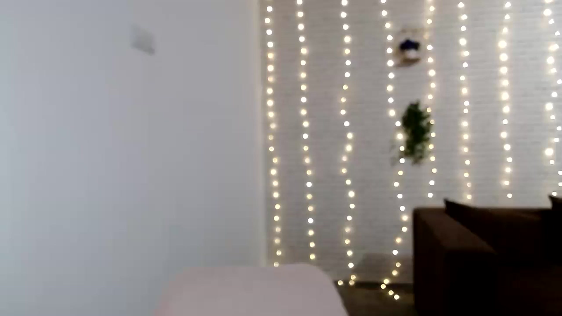 Gallery image thumbnail from AnnaMFC_'s myfreecams stream on, 08/27/2024, 04:16 image 1 of 20