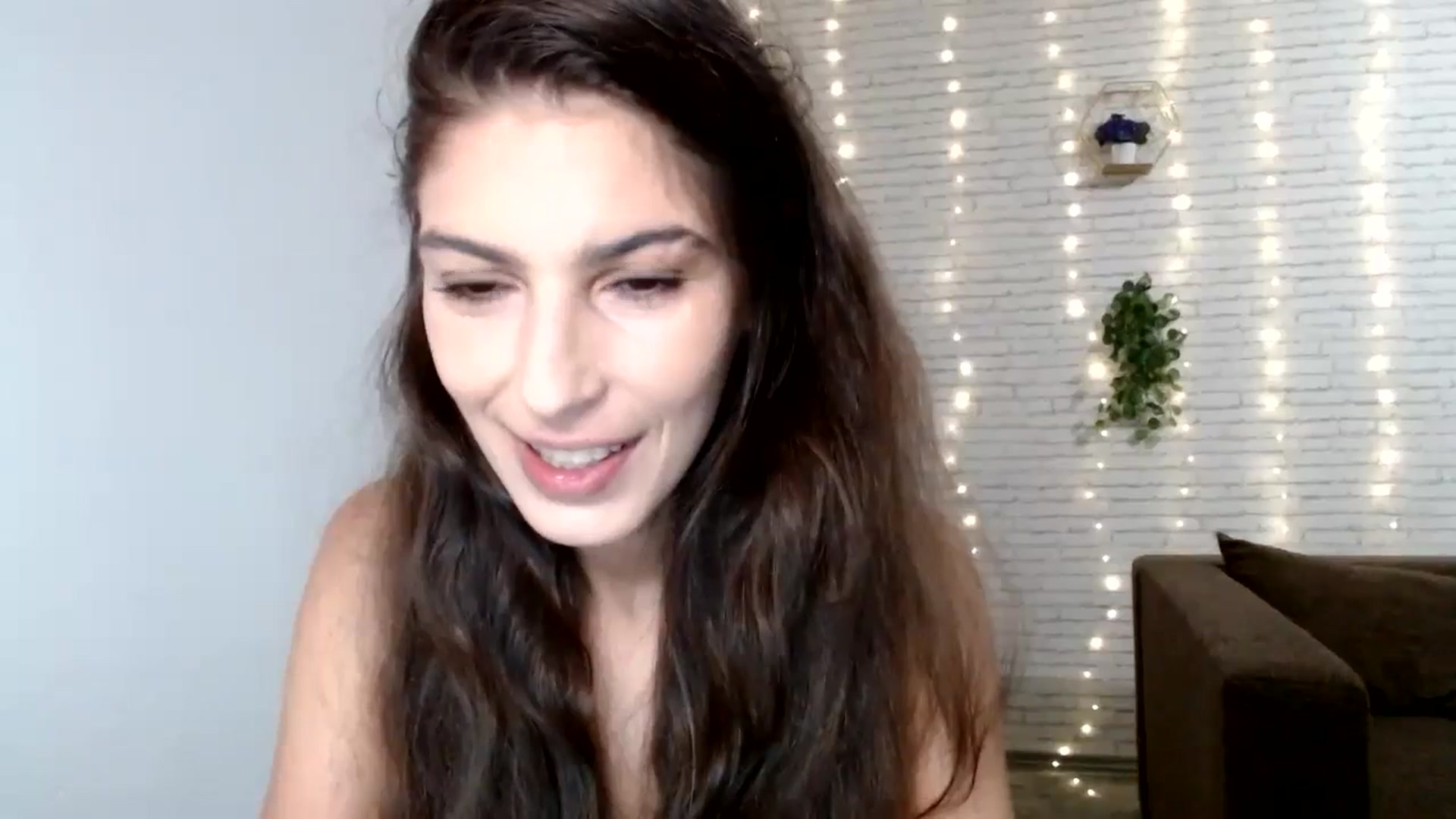 Gallery image thumbnail from AnnaMFC_'s myfreecams stream on, 08/27/2024, 04:16 image 16 of 20