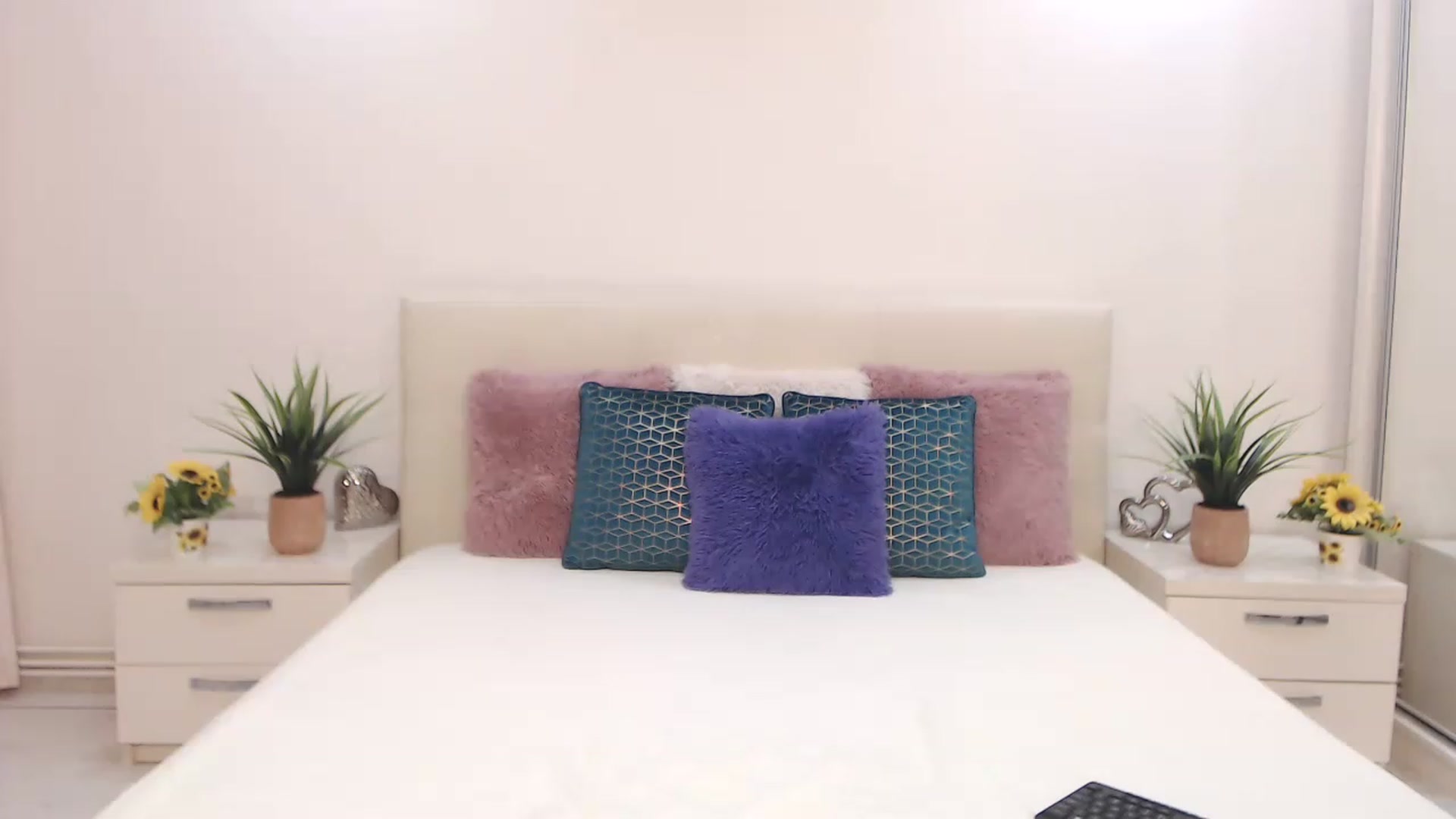 Gallery image thumbnail from AnnaMarina's myfreecams stream on, 11/21/2022, 12:38 image 9 of 20