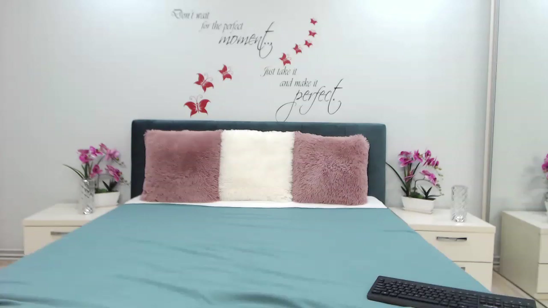 Gallery image thumbnail from AnnaMarina's myfreecams stream on, 04/03/2023, 07:57 image 12 of 20
