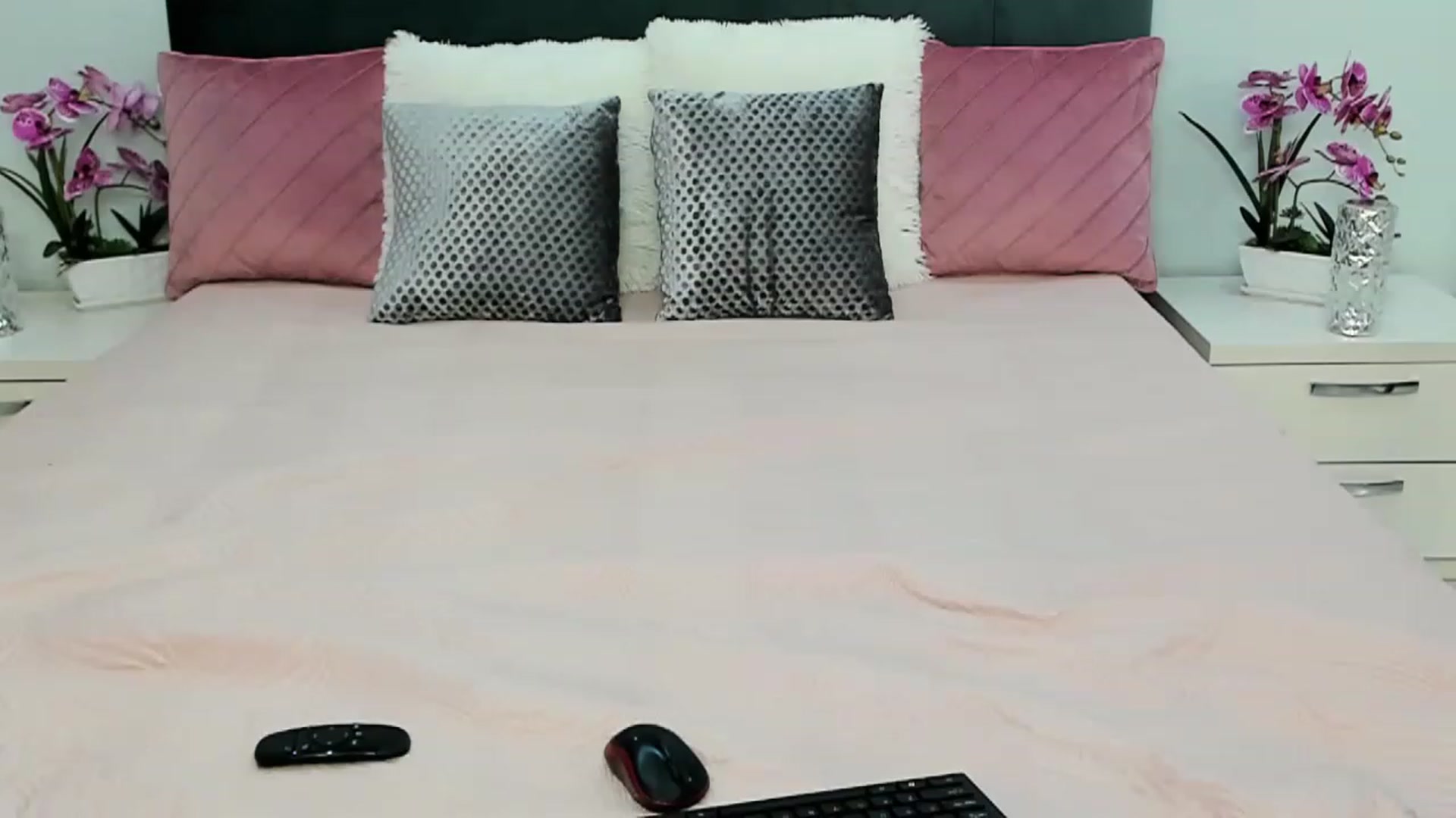 Gallery image thumbnail from AnnaMarina's myfreecams stream on, 05/06/2023, 13:32 image 16 of 20