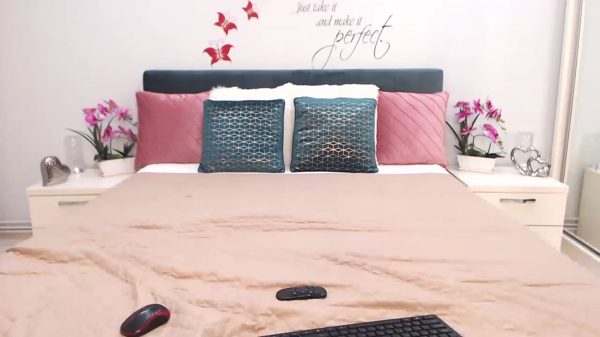 Gallery image thumbnail from AnnaMarina's myfreecams stream on, 06/19/2023, 06:28 image 15 of 20