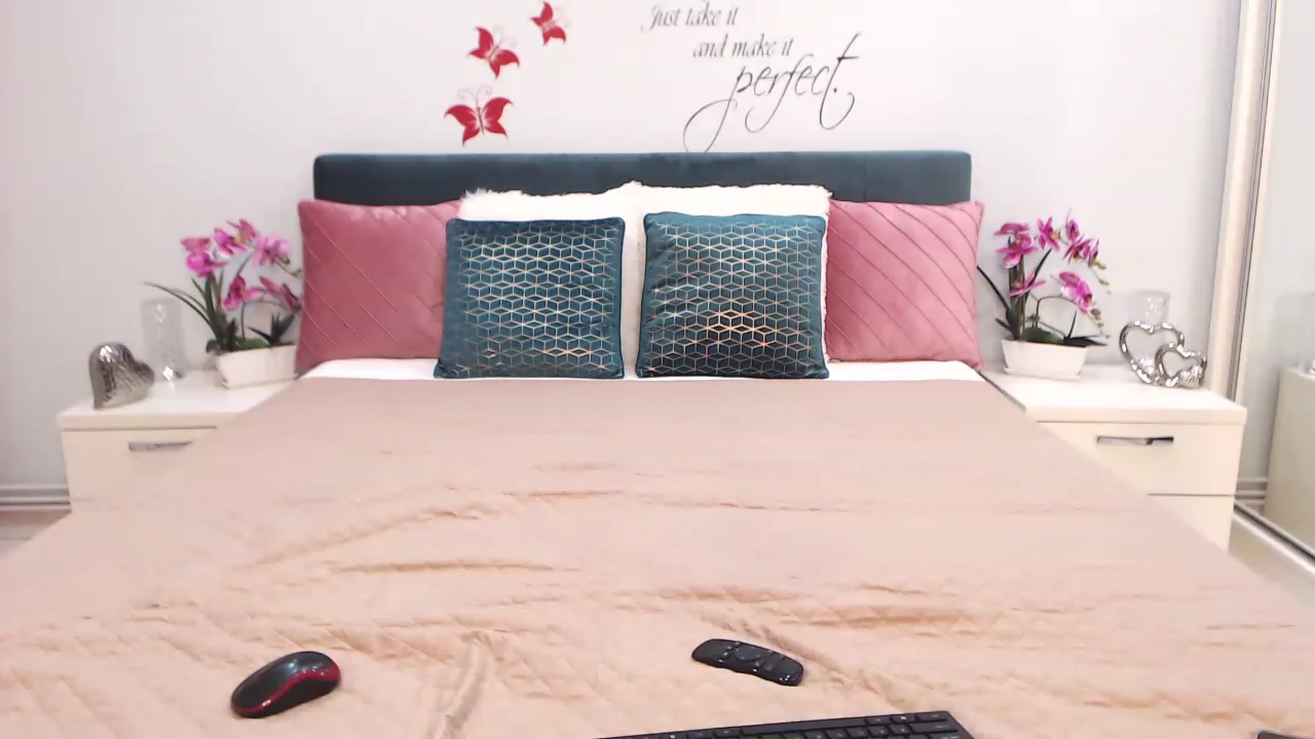 Gallery image thumbnail from AnnaMarina's myfreecams stream on, 06/19/2023, 06:28 image 10 of 20