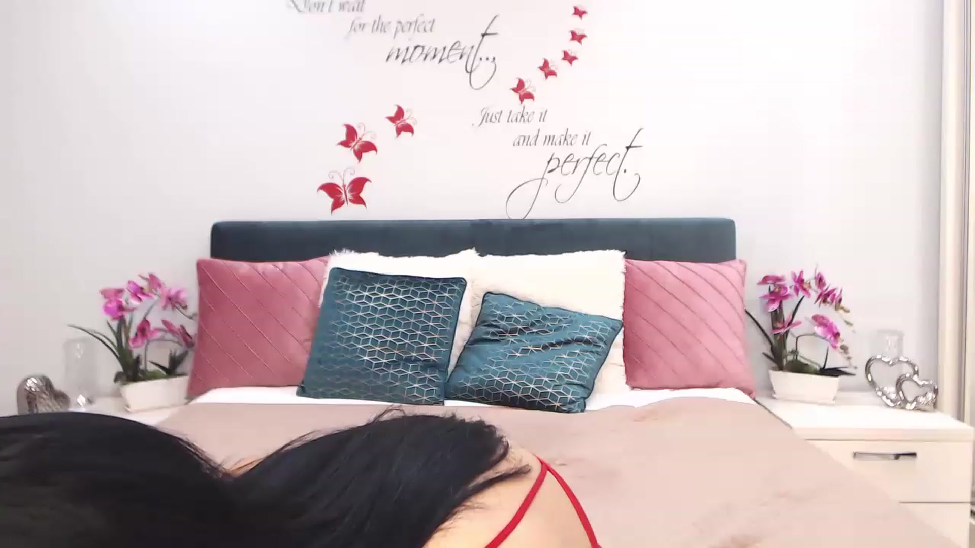 Gallery image thumbnail from AnnaMarina's myfreecams stream on, 06/19/2023, 06:45 image 18 of 20