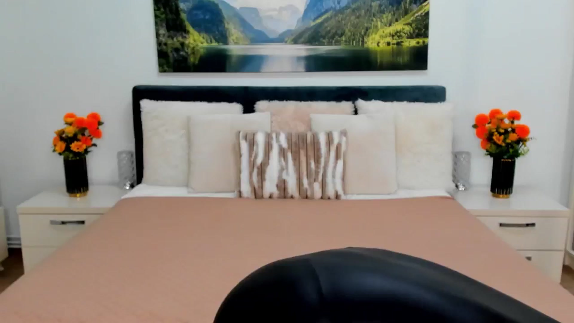 Gallery image thumbnail from AnnaMarina's myfreecams stream on, 04/24/2025, 03:36 image 10 of 20