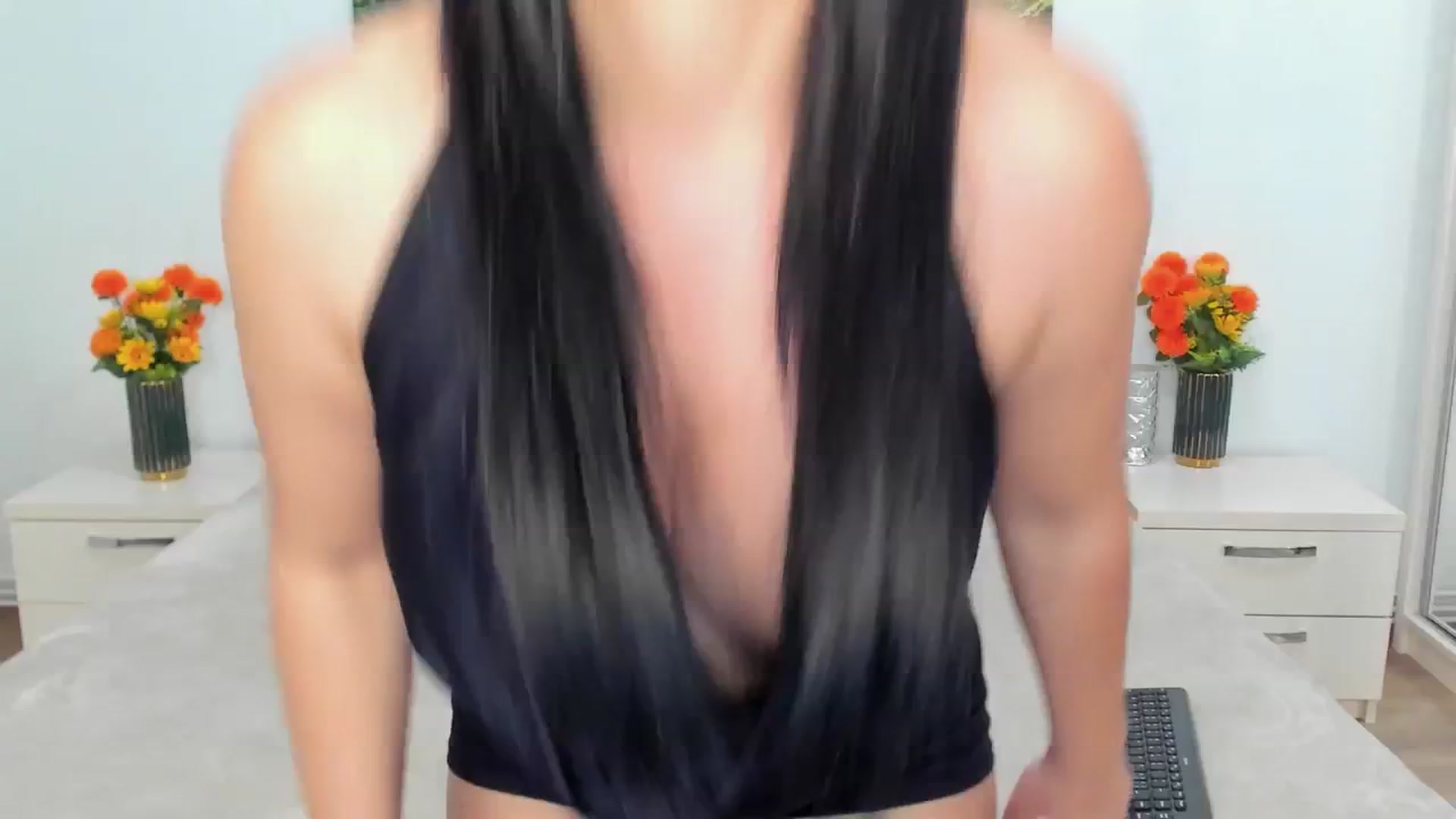 Gallery image thumbnail from AnnaMarina's myfreecams stream on, 05/07/2025, 14:06 image 8 of 20