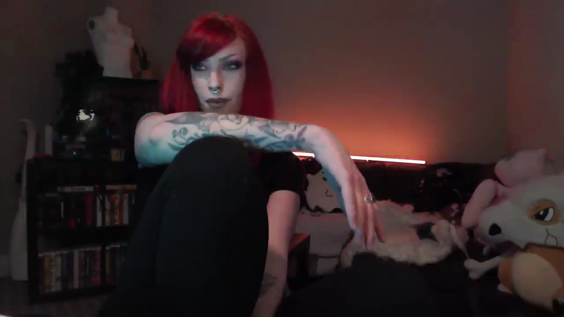 Gallery image thumbnail from AnnaMidnght's myfreecams stream on, 04/25/2026, 17:16 image 6 of 20
