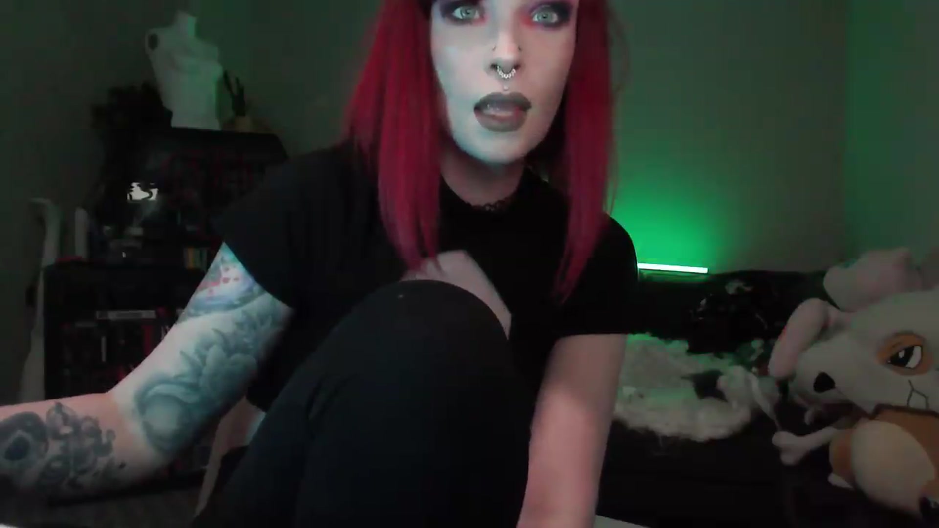 Gallery image thumbnail from AnnaMidnght's myfreecams stream on, 04/25/2026, 17:16 image 5 of 20