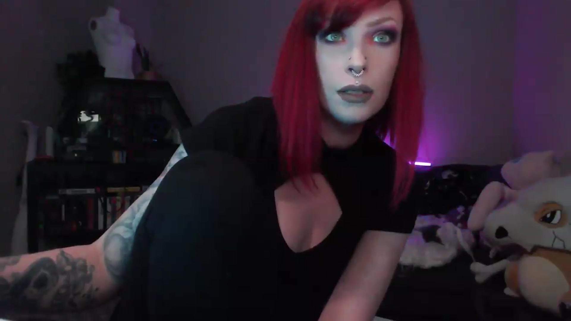 Gallery image thumbnail from AnnaMidnght's myfreecams stream on, 04/25/2026, 17:16 image 7 of 20