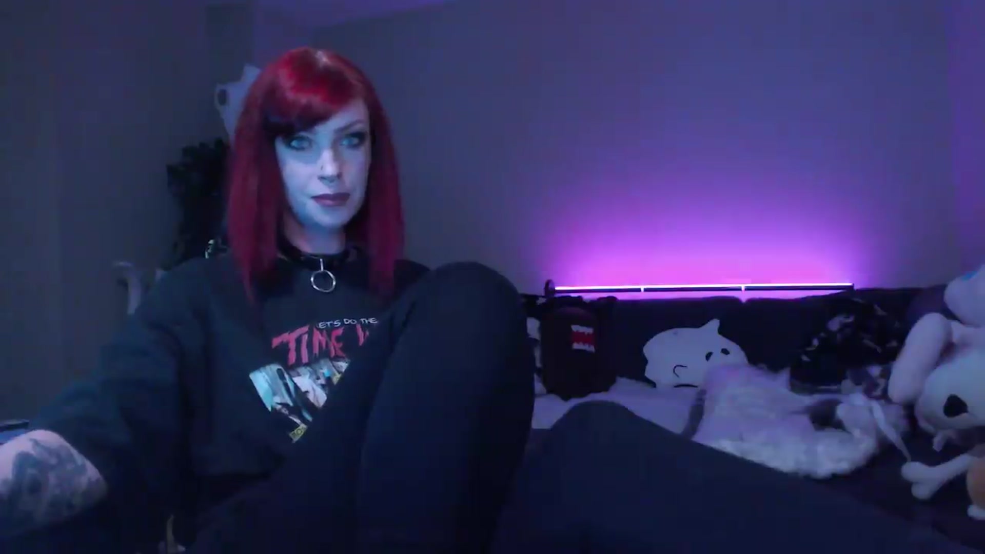Gallery image thumbnail from AnnaMidnght's myfreecams stream on, 04/28/2026, 17:31 image 6 of 20