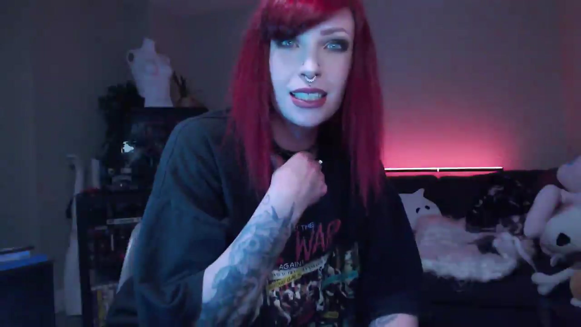 Gallery image thumbnail from AnnaMidnght's myfreecams stream on, 04/28/2026, 17:31 image 4 of 20