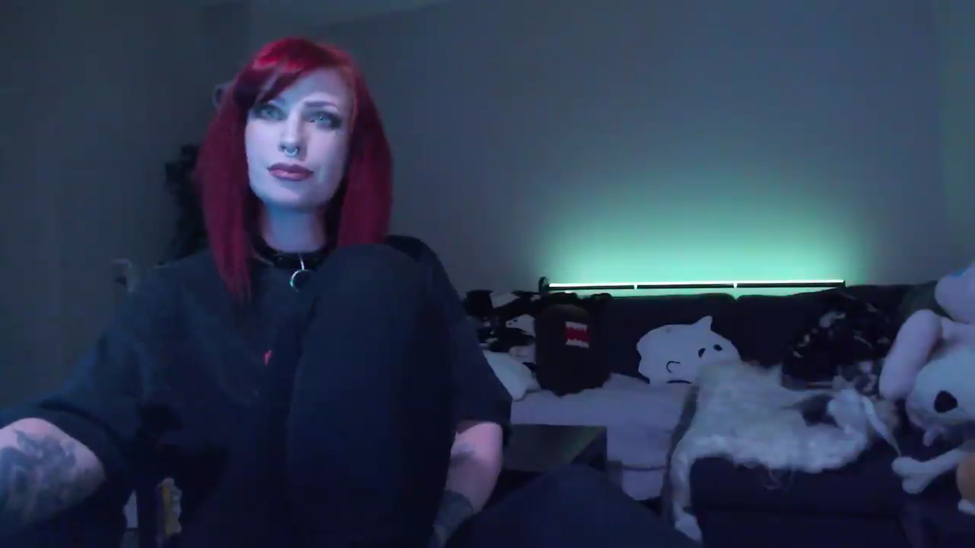 Gallery image thumbnail from AnnaMidnght's myfreecams stream on, 04/28/2026, 17:31 image 17 of 20