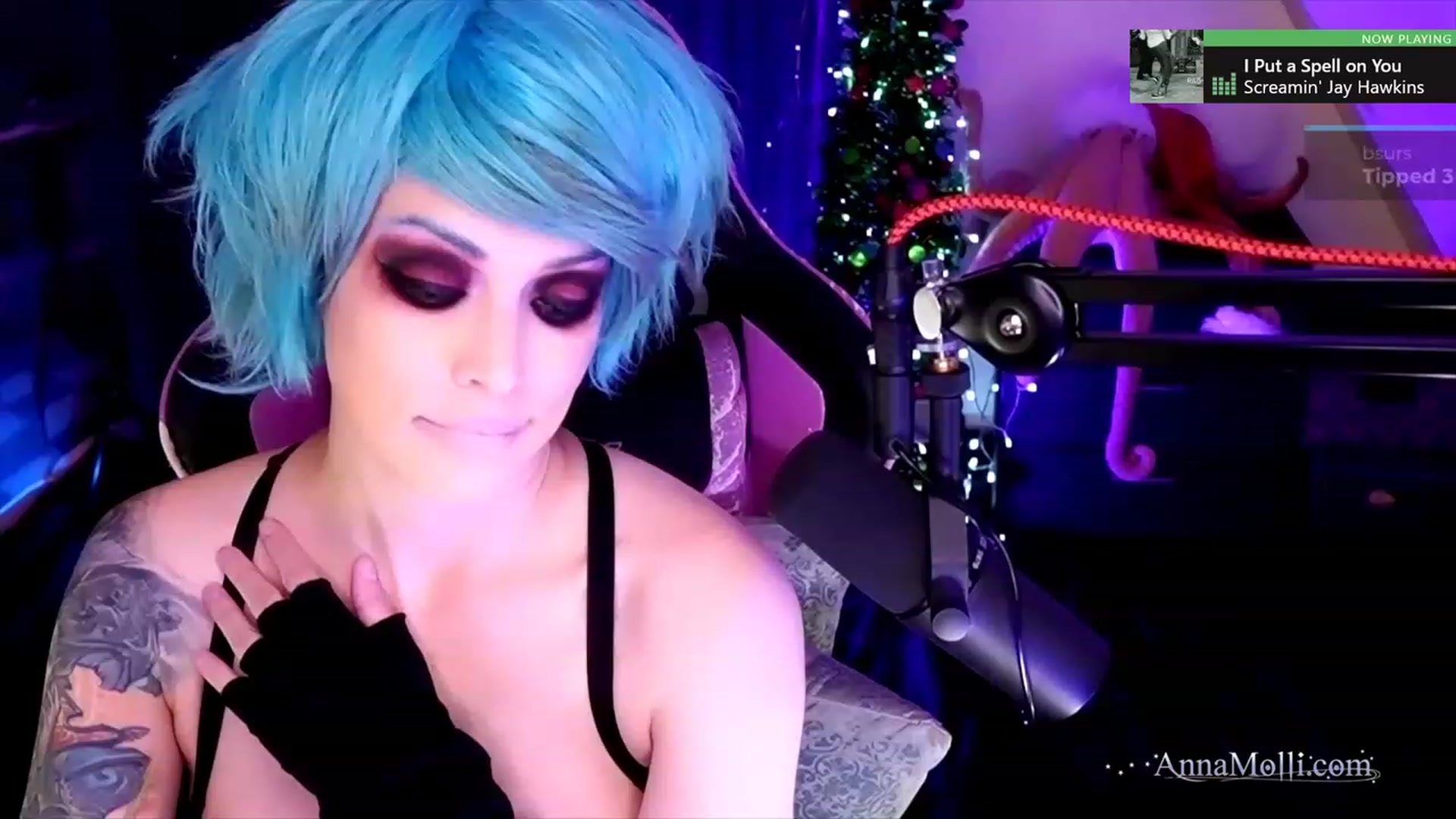 Gallery image thumbnail from AnnaMolli's myfreecams stream on, 12/23/2022, 05:08 image 5 of 20