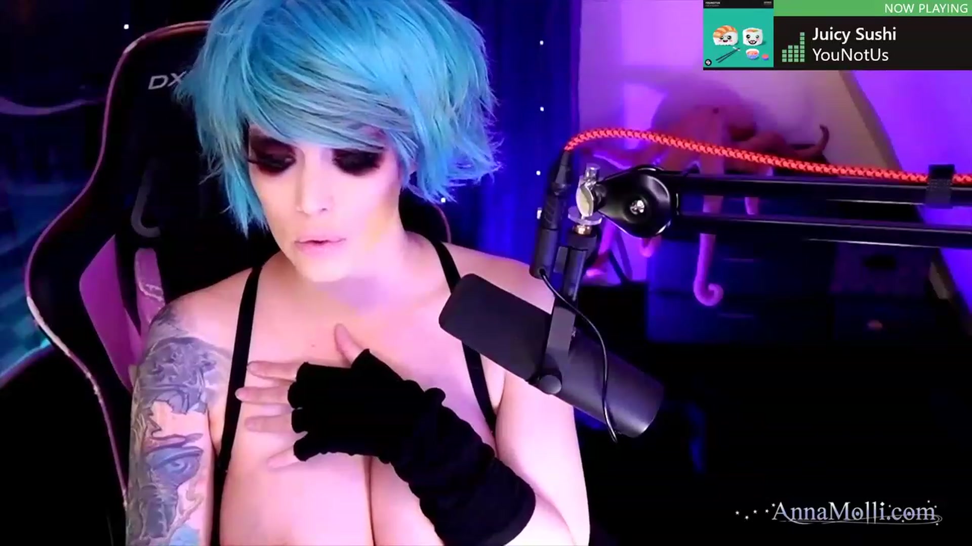 Gallery image thumbnail from AnnaMolli's myfreecams stream on, 01/02/2023, 05:02 image 19 of 20