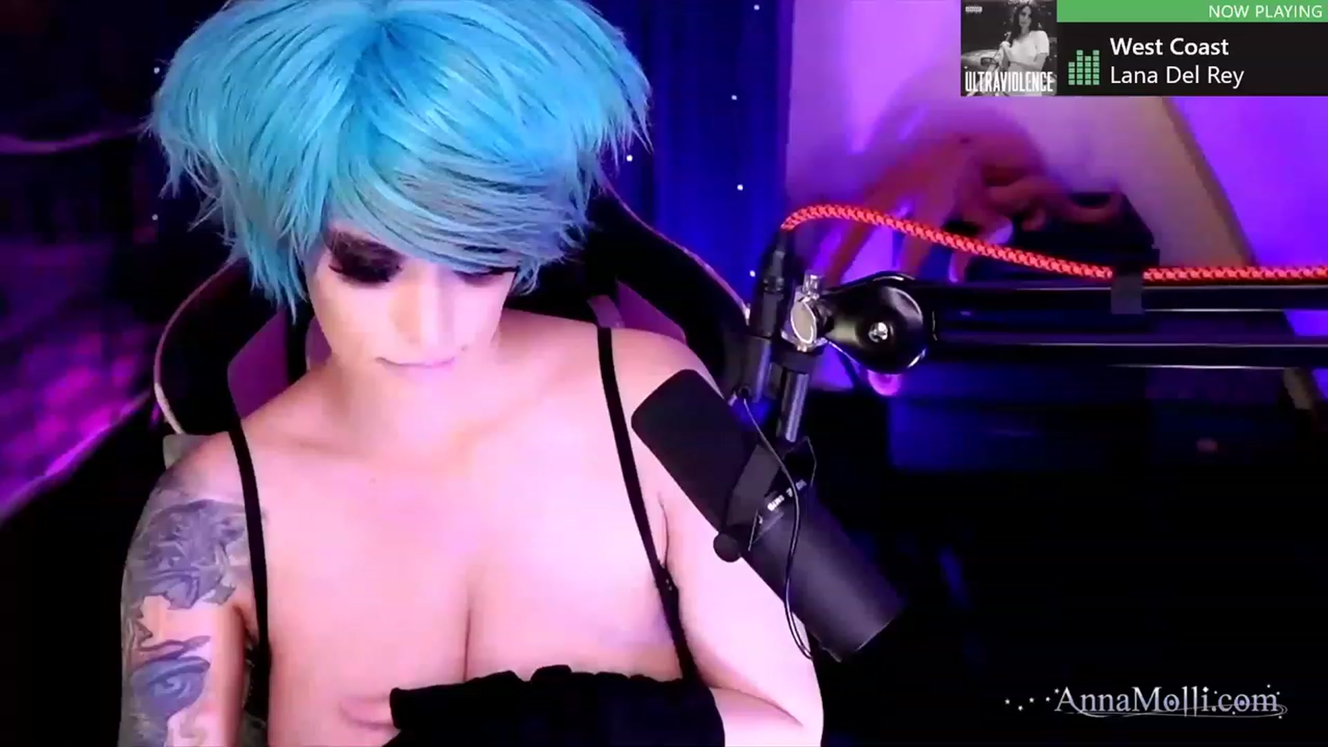 Gallery image thumbnail from AnnaMolli's myfreecams stream on, 01/04/2023, 05:01 image 20 of 20