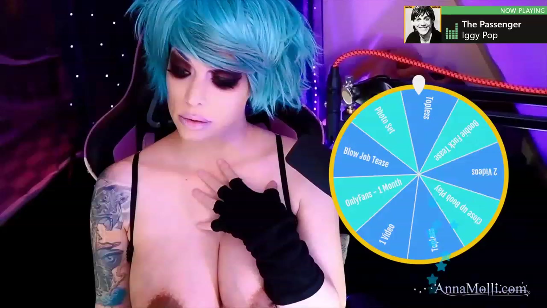 Gallery image thumbnail from AnnaMolli's myfreecams stream on, 01/30/2023, 05:03 image 9 of 20