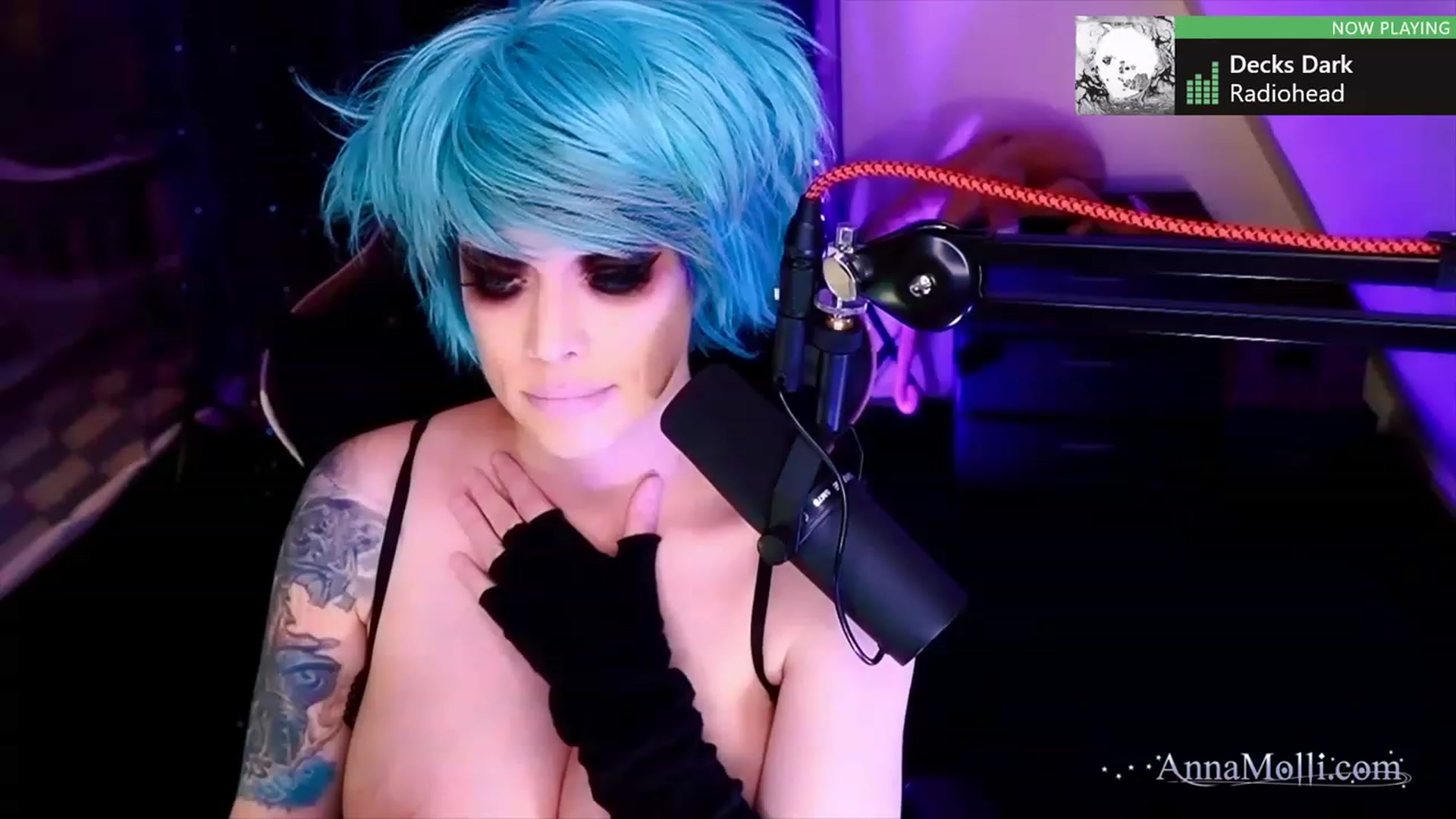 Gallery image thumbnail from AnnaMolli's myfreecams stream on, 02/10/2023, 03:48 image 10 of 20