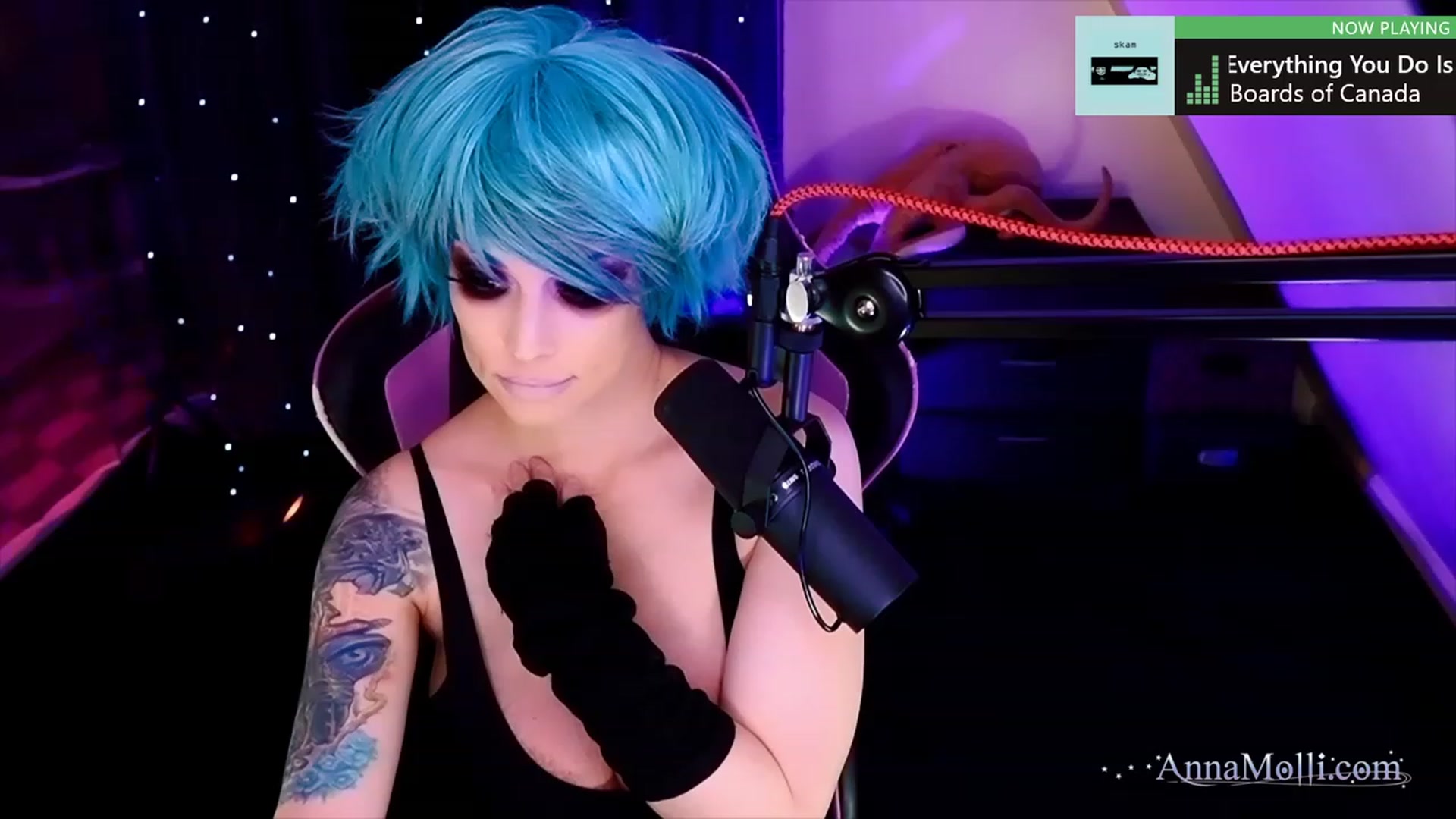 Gallery image thumbnail from AnnaMolli's myfreecams stream on, 05/01/2023, 04:12 image 1 of 20