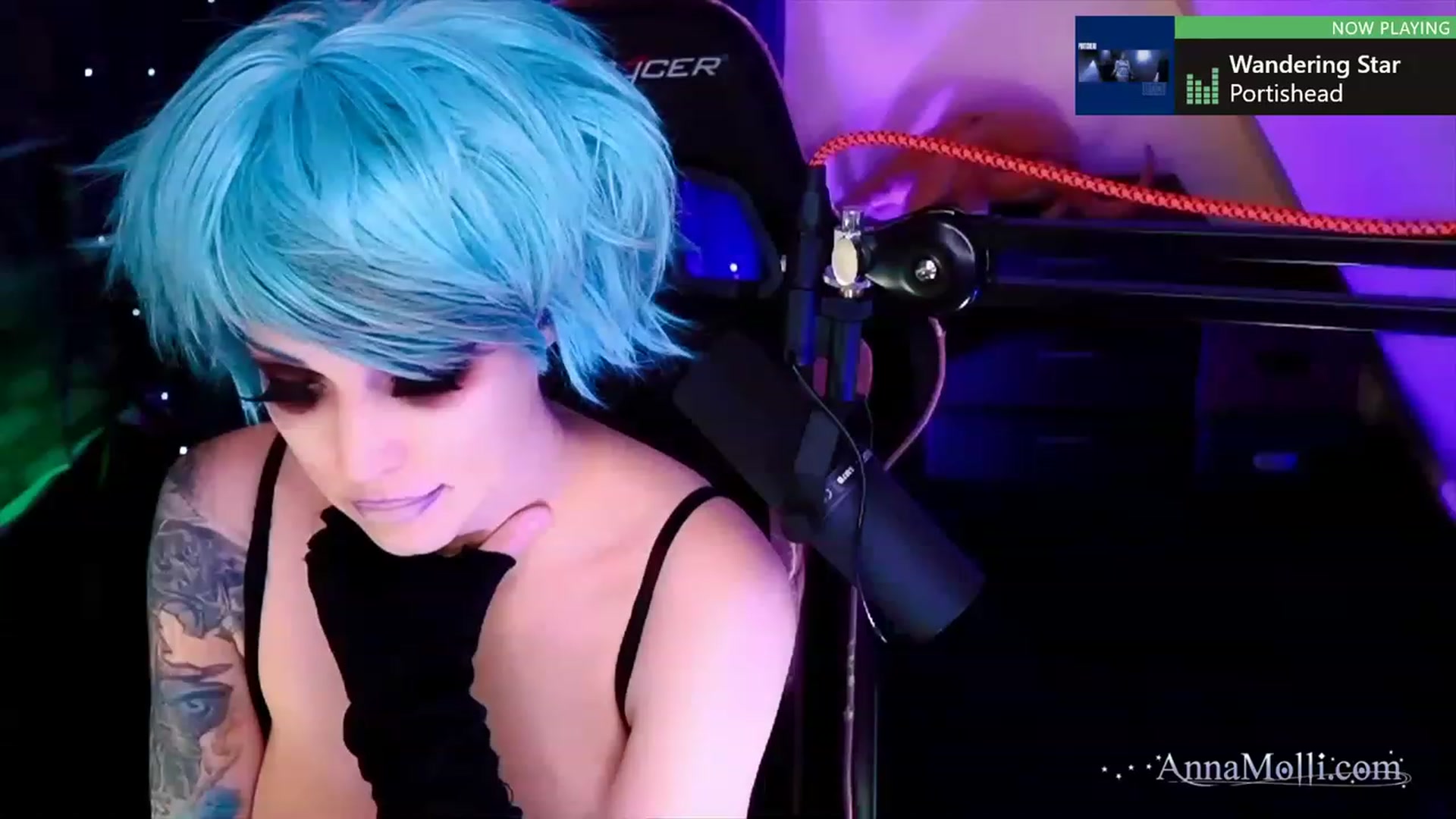 Gallery image thumbnail from AnnaMolli's myfreecams stream on, 05/06/2023, 04:43 image 8 of 20