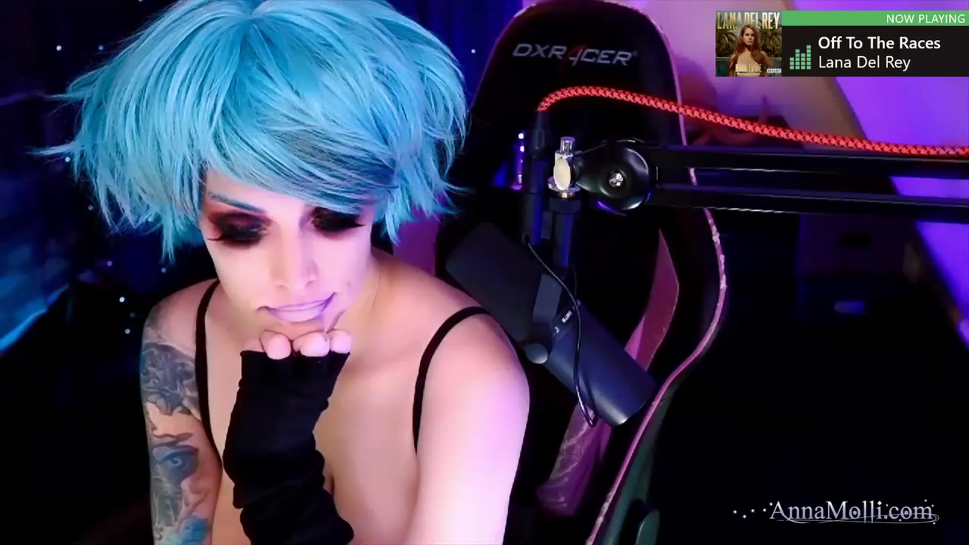Gallery image thumbnail from AnnaMolli's myfreecams stream on, 05/06/2023, 04:43 image 12 of 20