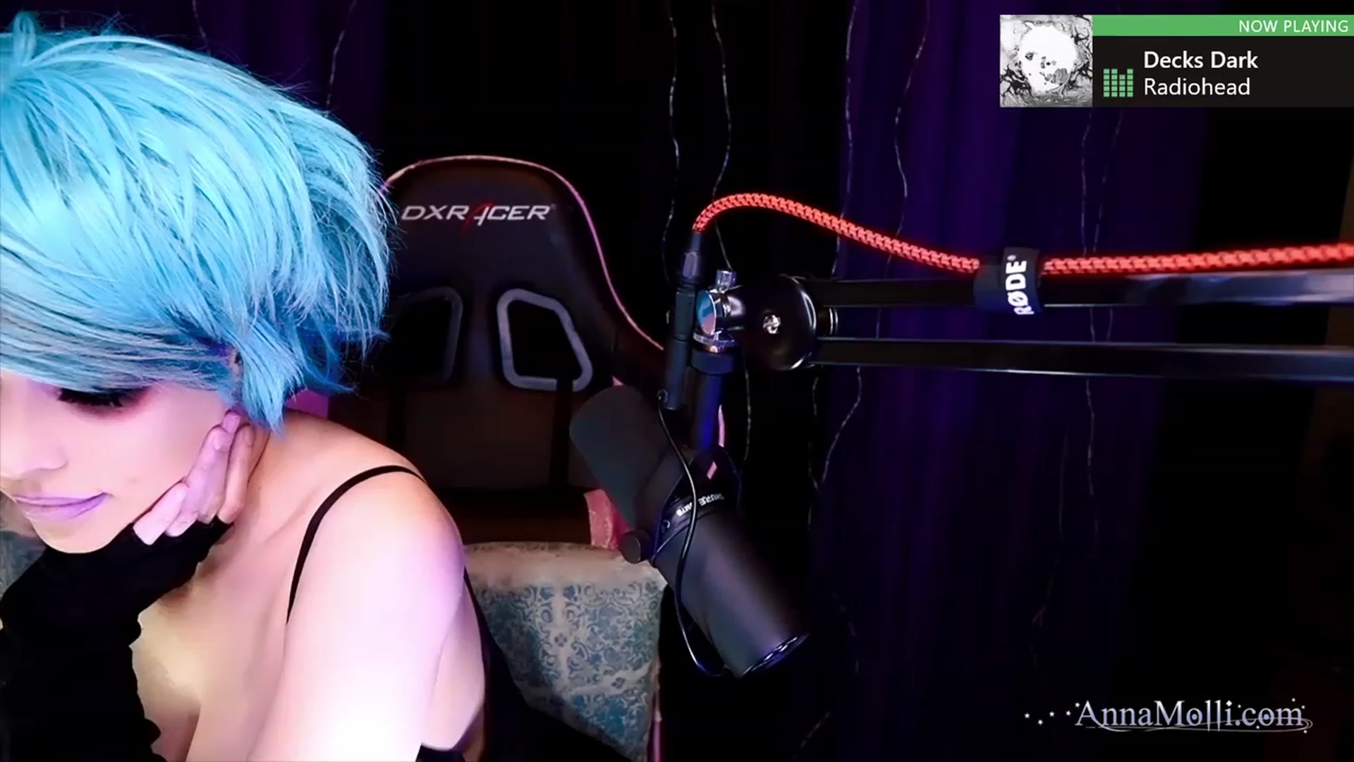 Gallery image thumbnail from AnnaMolli's myfreecams stream on, 06/03/2023, 04:34 image 15 of 20