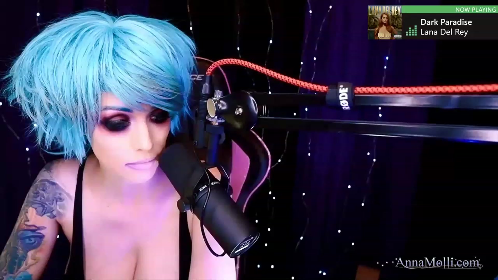 Gallery image thumbnail from AnnaMolli's myfreecams stream on, 06/10/2023, 02:22 image 20 of 20