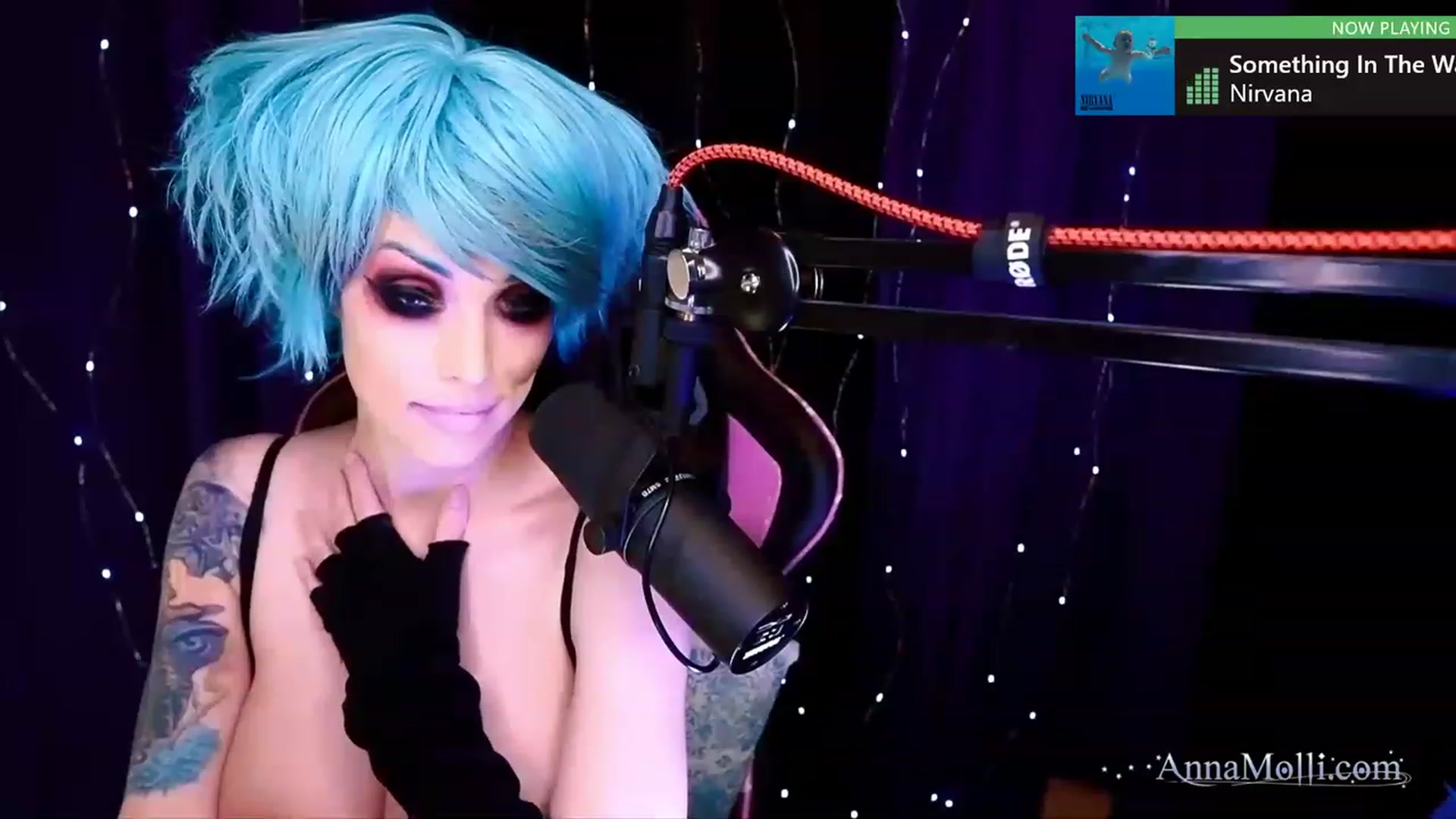 Gallery image thumbnail from AnnaMolli's myfreecams stream on, 06/10/2023, 03:59 image 10 of 20