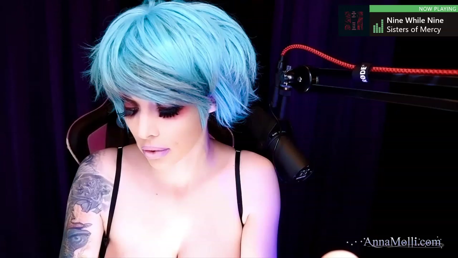 Gallery image thumbnail from AnnaMolli's myfreecams stream on, 06/11/2023, 03:02 image 1 of 20
