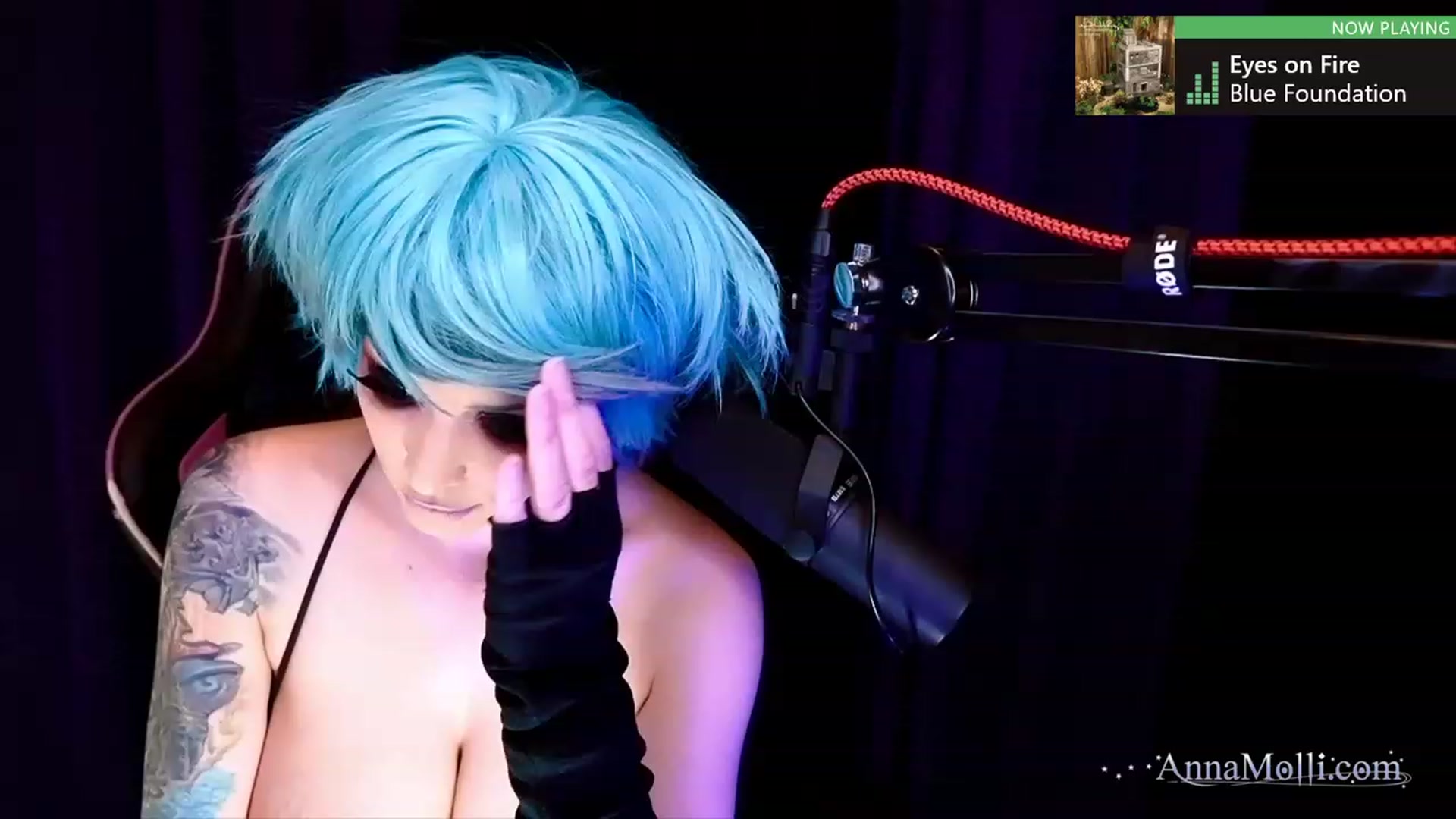 Gallery image thumbnail from AnnaMolli's myfreecams stream on, 06/18/2023, 04:02 image 7 of 20
