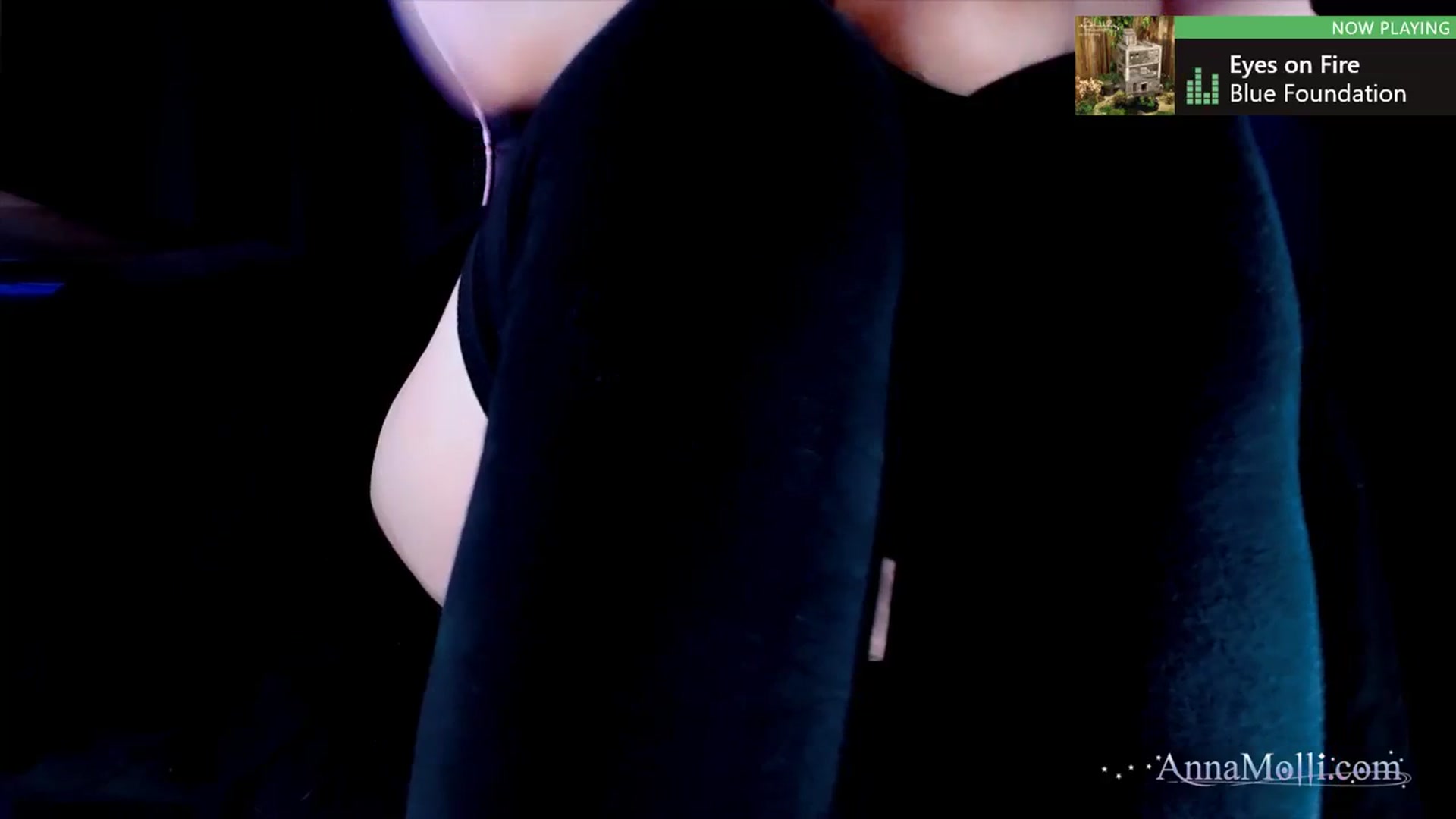 Gallery image thumbnail from AnnaMolli's myfreecams stream on, 08/07/2023, 06:18 image 10 of 20