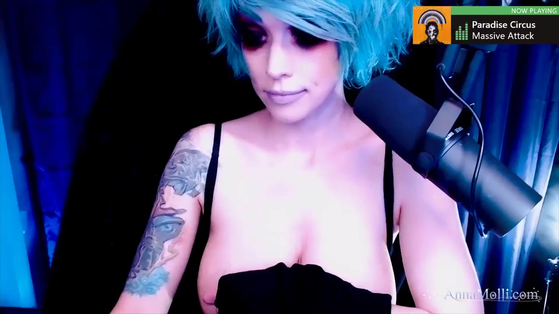 Gallery image thumbnail from AnnaMolli's myfreecams stream on, 09/28/2023, 03:25 image 17 of 20