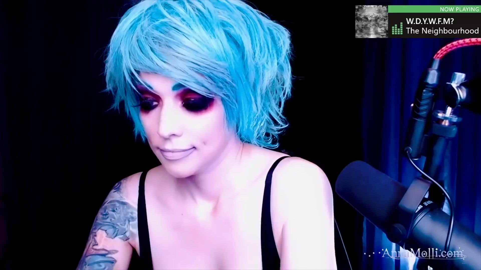 Gallery image thumbnail from AnnaMolli's myfreecams stream on, 10/03/2023, 04:04 image 14 of 20