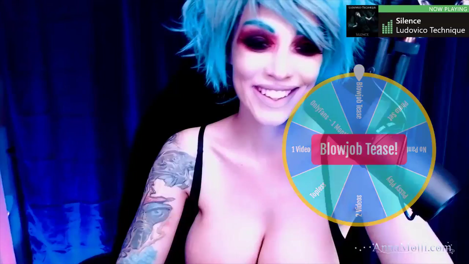 Gallery image thumbnail from AnnaMolli's myfreecams stream on, 10/04/2023, 04:03 image 18 of 20