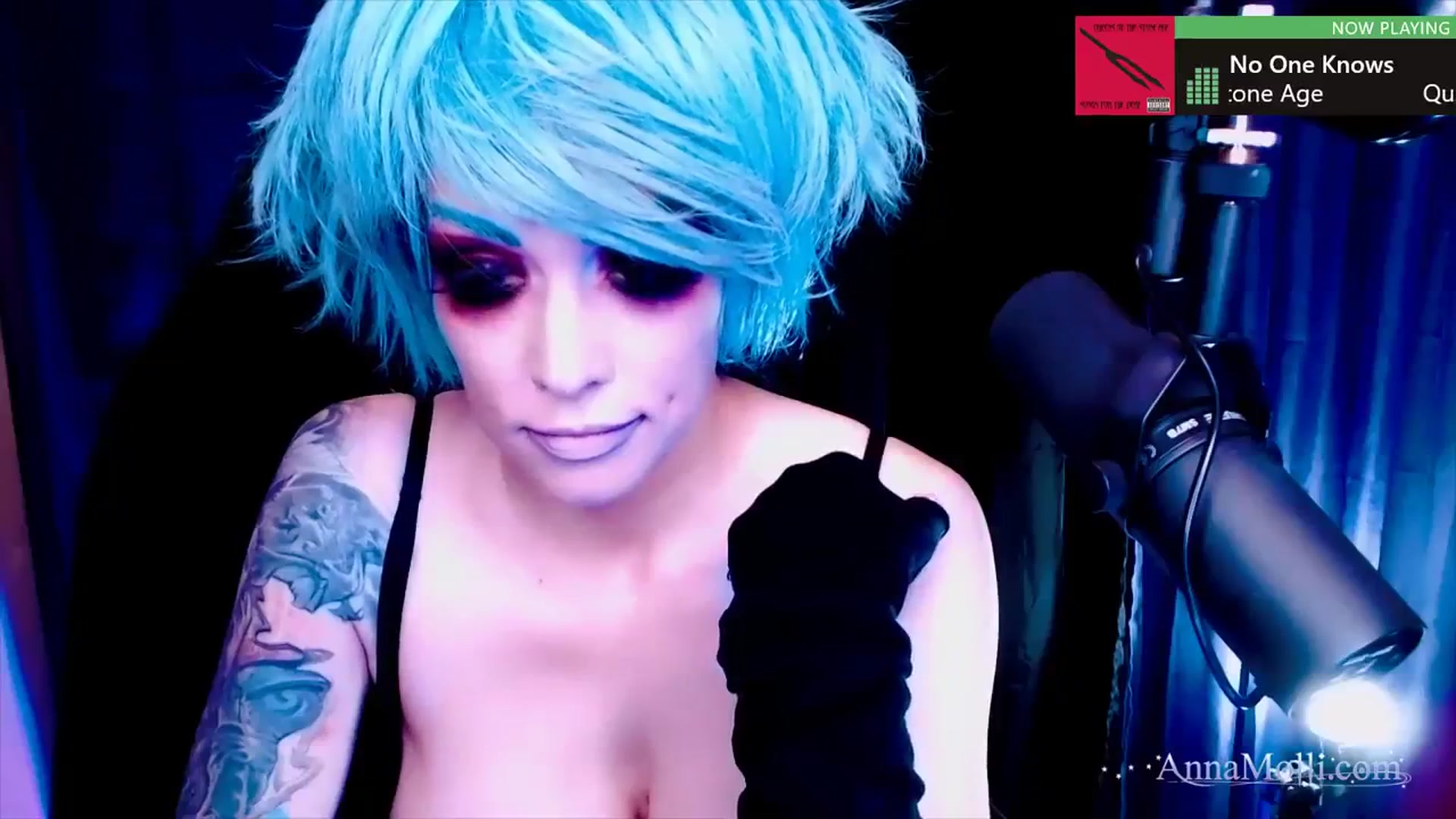Gallery image thumbnail from AnnaMolli's myfreecams stream on, 10/07/2023, 03:18 image 8 of 20