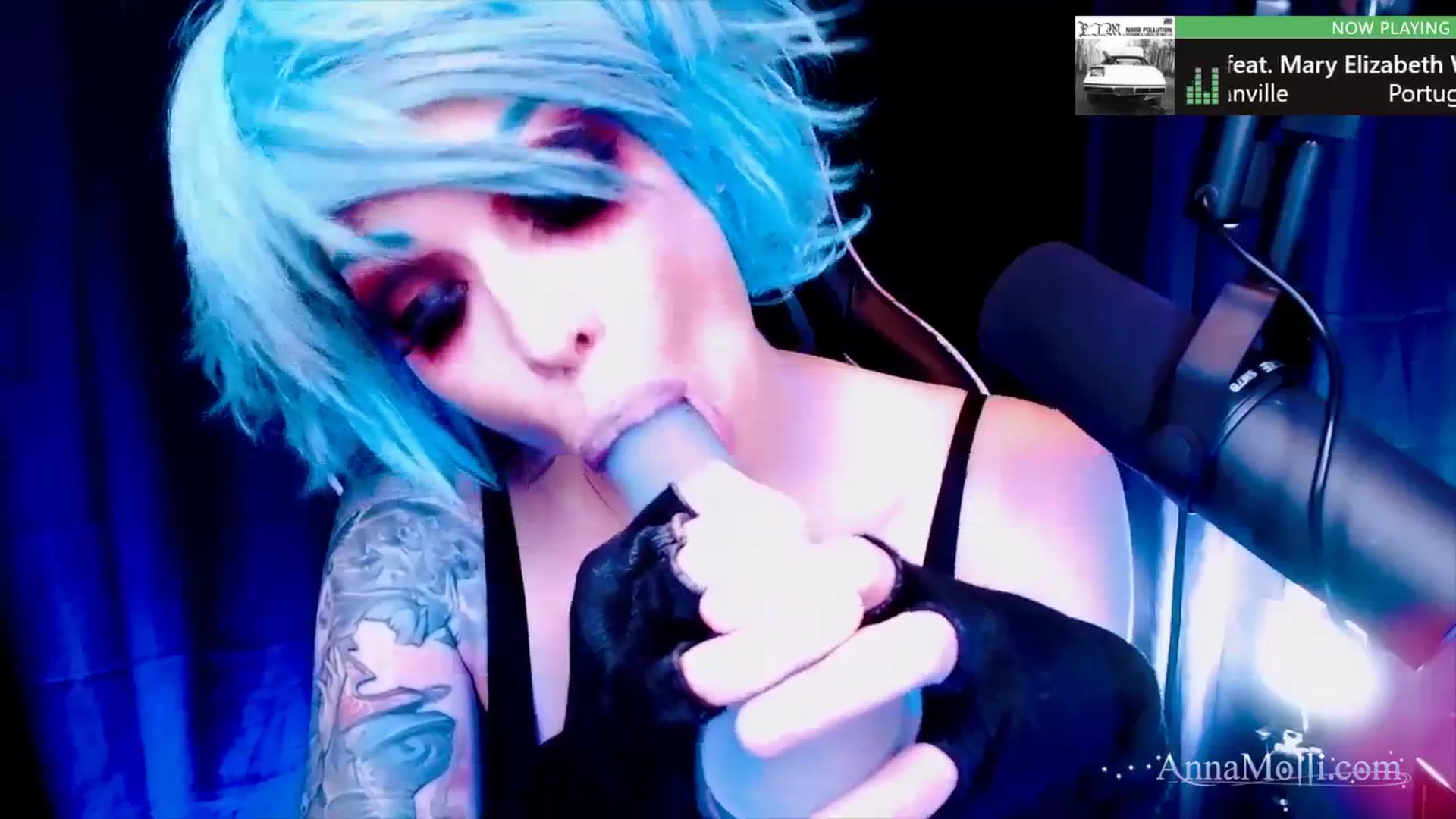 Gallery image thumbnail from AnnaMolli's myfreecams stream on, 10/09/2023, 03:46 image 9 of 20