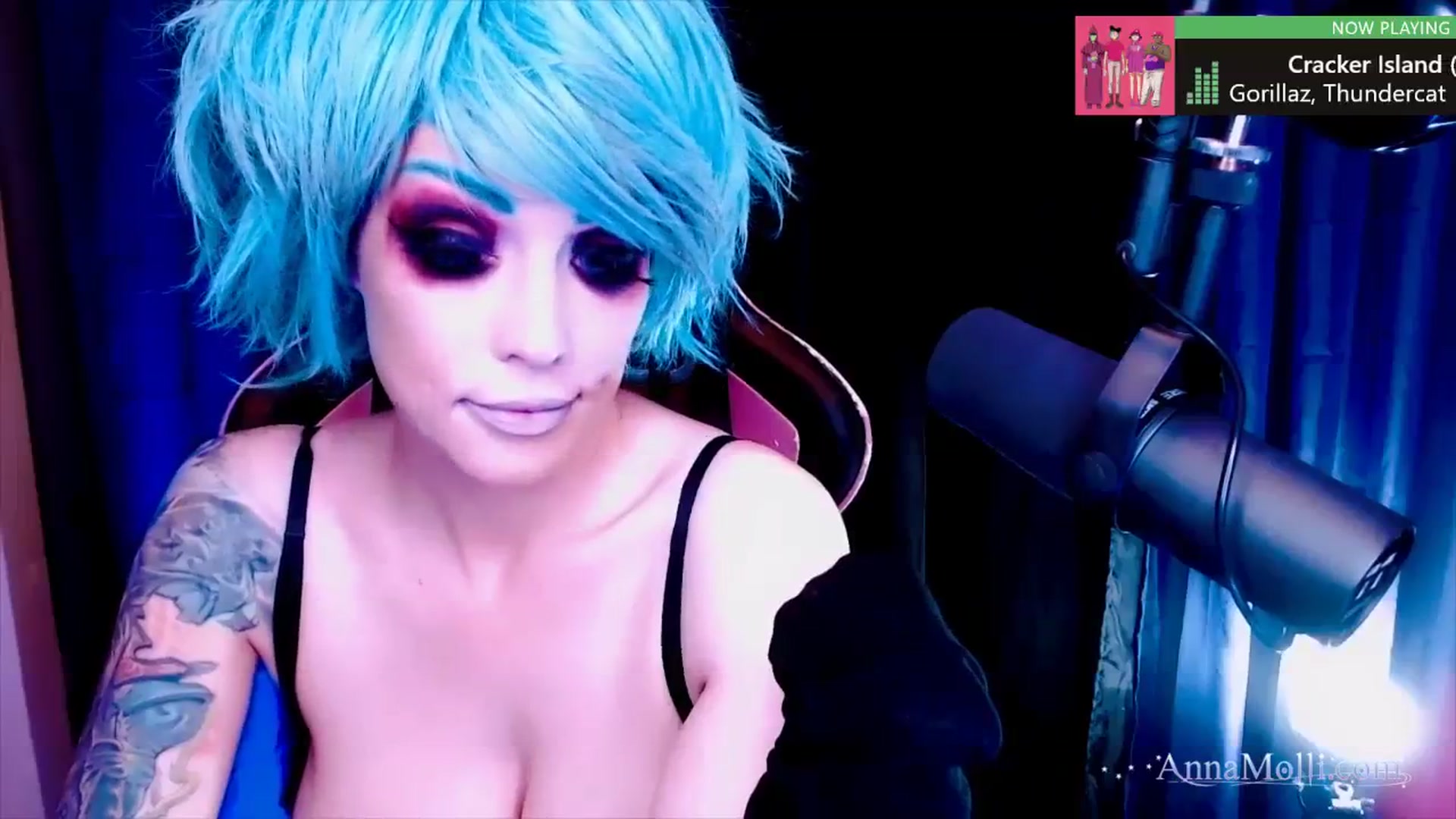 Gallery image thumbnail from AnnaMolli's myfreecams stream on, 10/12/2023, 04:02 image 8 of 20