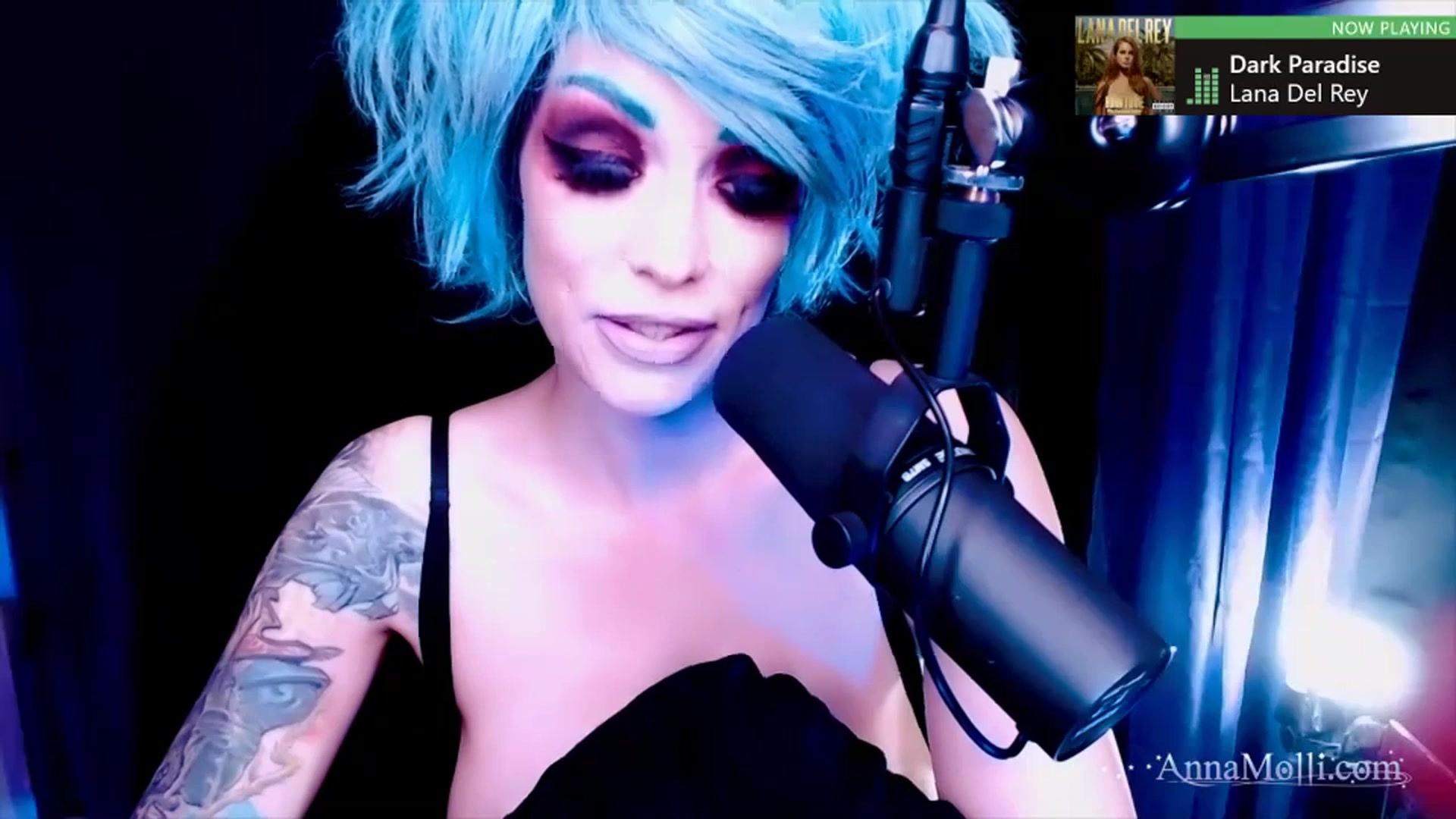 Gallery image thumbnail from AnnaMolli's myfreecams stream on, 10/18/2023, 04:03 image 14 of 20