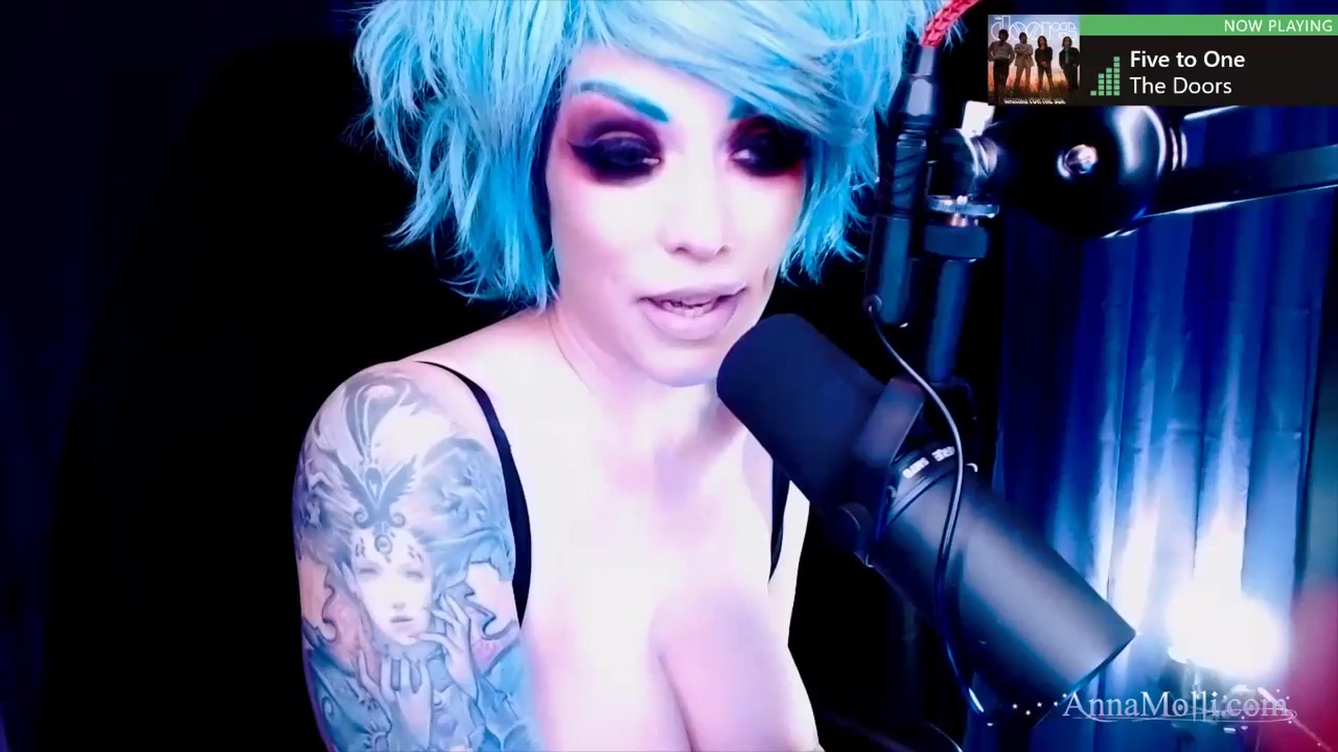 Gallery image thumbnail from AnnaMolli's myfreecams stream on, 10/18/2023, 04:03 image 1 of 20
