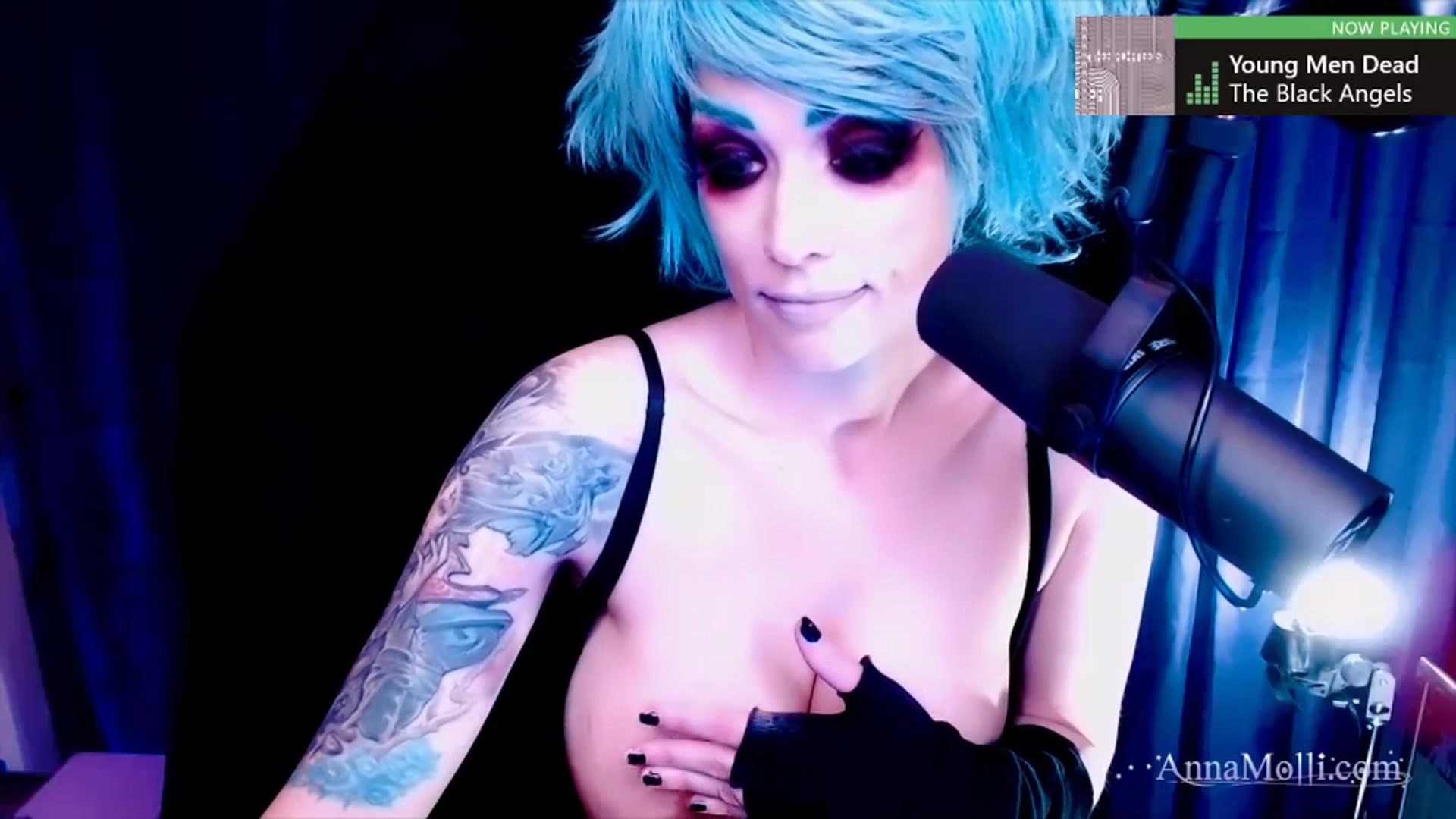 Gallery image thumbnail from AnnaMolli's myfreecams stream on, 10/20/2023, 03:16 image 15 of 20