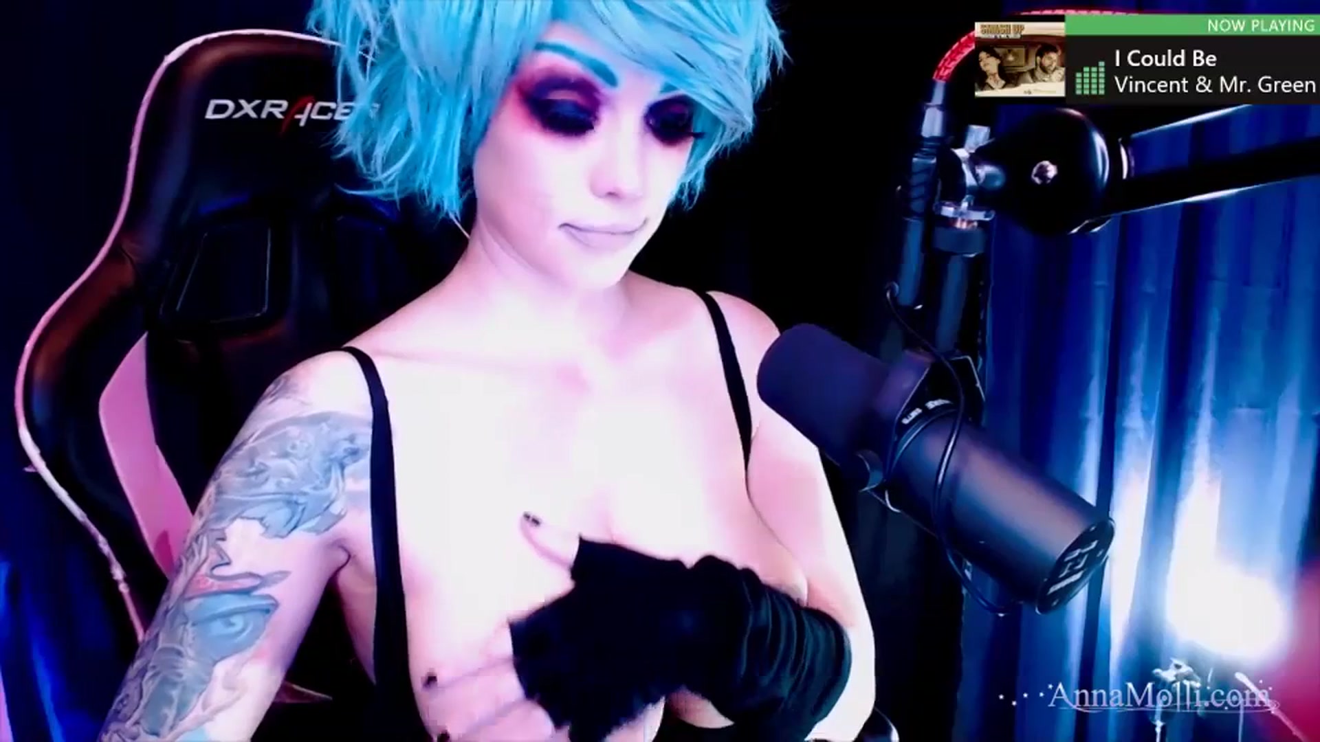 Gallery image thumbnail from AnnaMolli's myfreecams stream on, 10/21/2023, 03:51 image 3 of 20