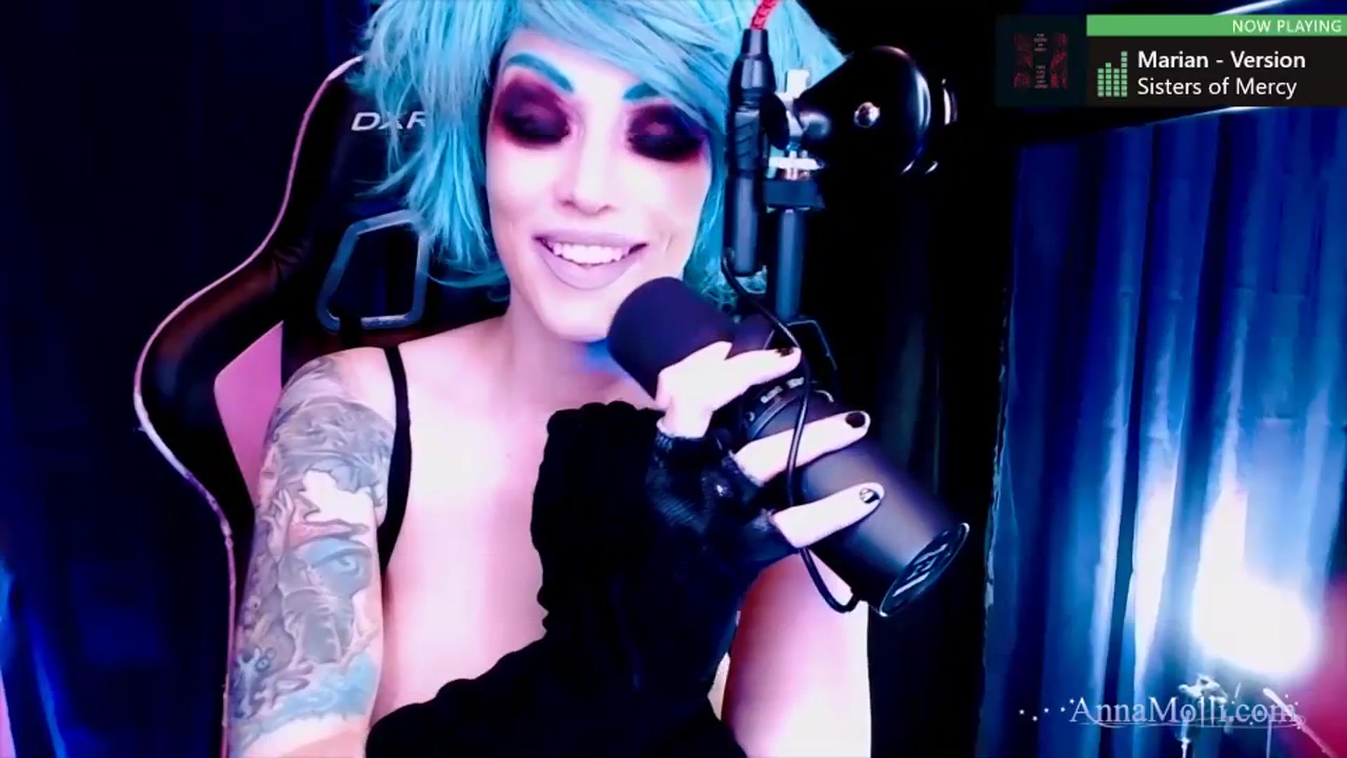 Gallery image thumbnail from AnnaMolli's myfreecams stream on, 10/21/2023, 03:51 image 10 of 20