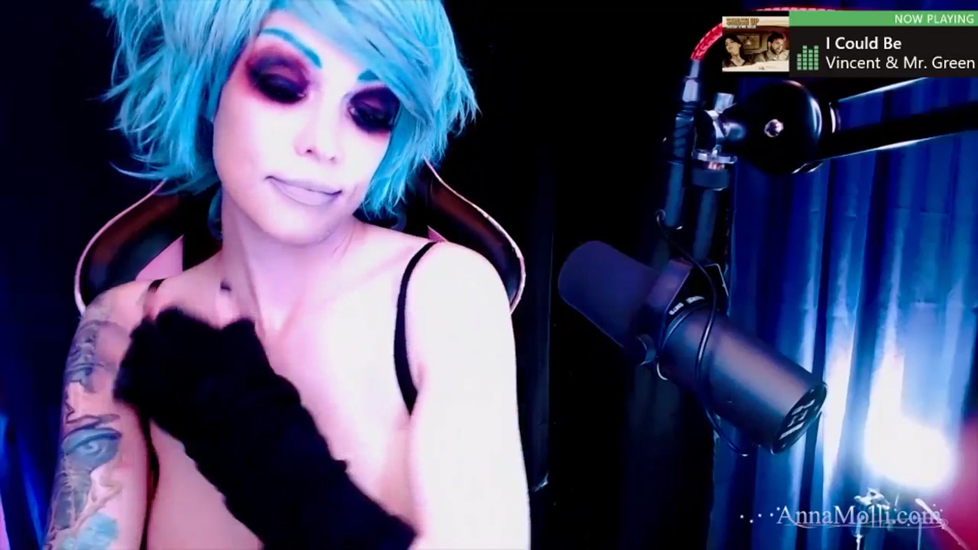 Gallery image thumbnail from AnnaMolli's myfreecams stream on, 10/21/2023, 03:51 image 2 of 20
