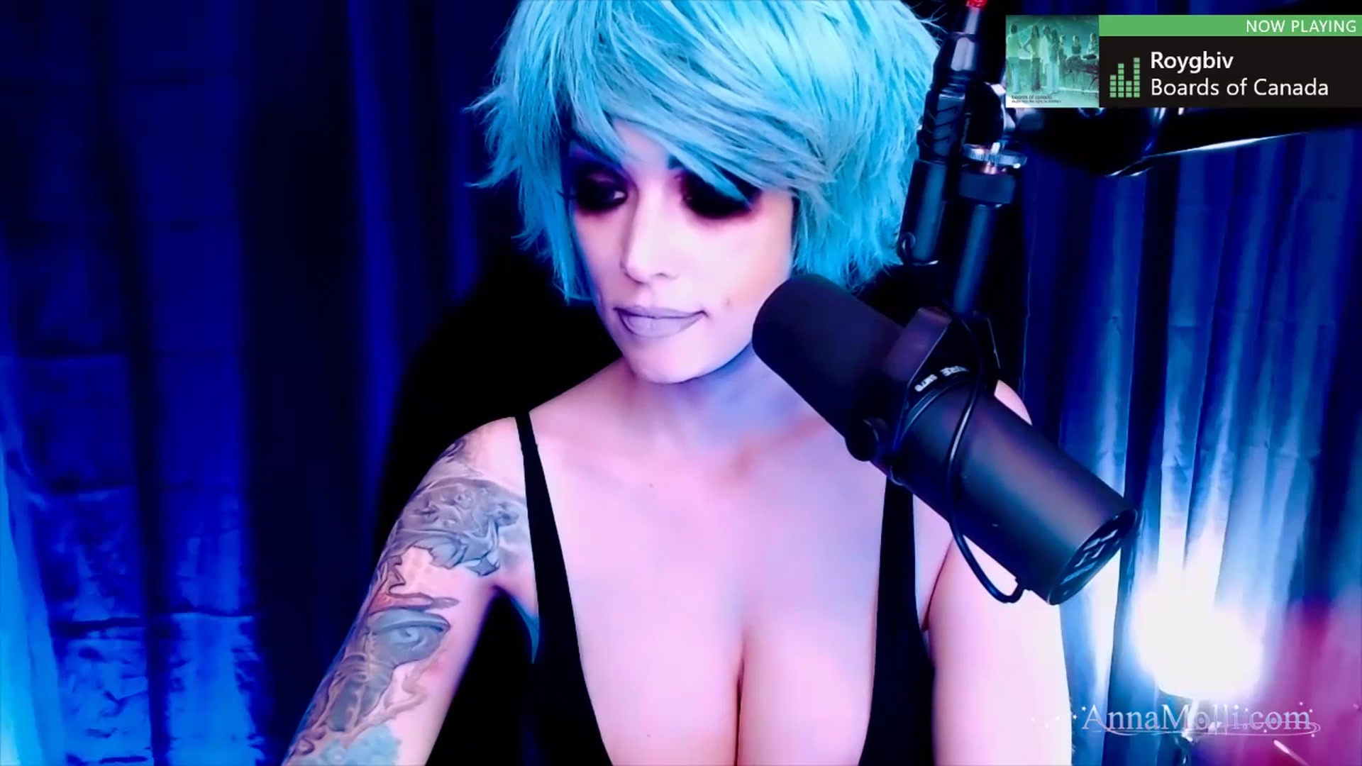 Gallery image thumbnail from AnnaMolli's myfreecams stream on, 10/23/2023, 02:29 image 5 of 20
