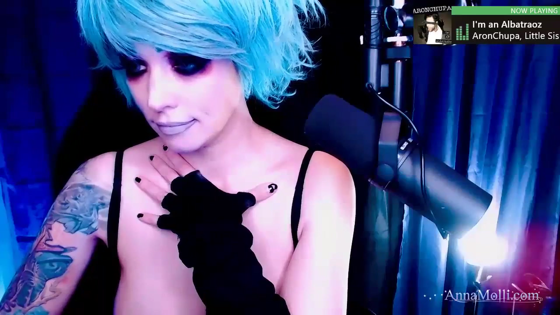 Gallery image thumbnail from AnnaMolli's myfreecams stream on, 10/23/2023, 04:03 image 2 of 20