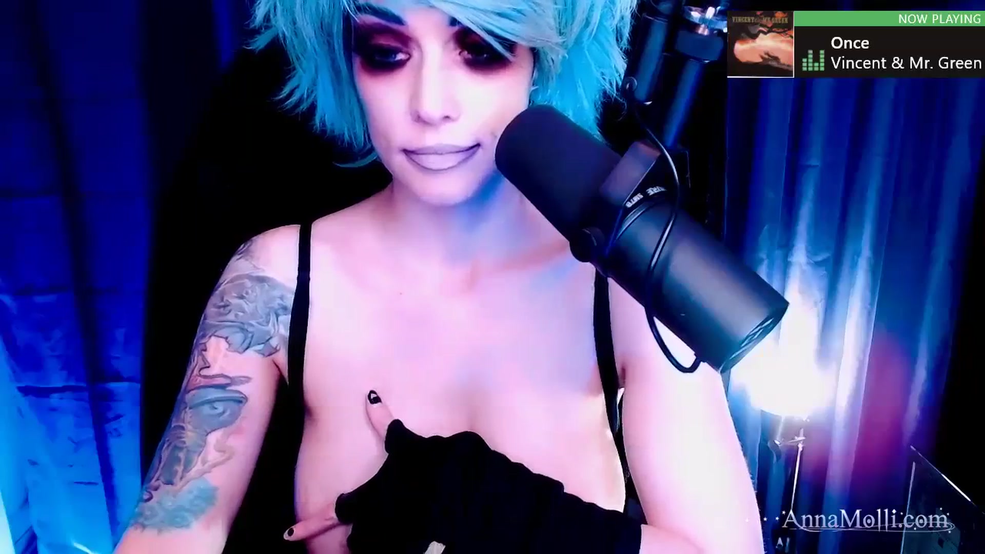 Gallery image thumbnail from AnnaMolli's myfreecams stream on, 10/24/2023, 03:48 image 17 of 20