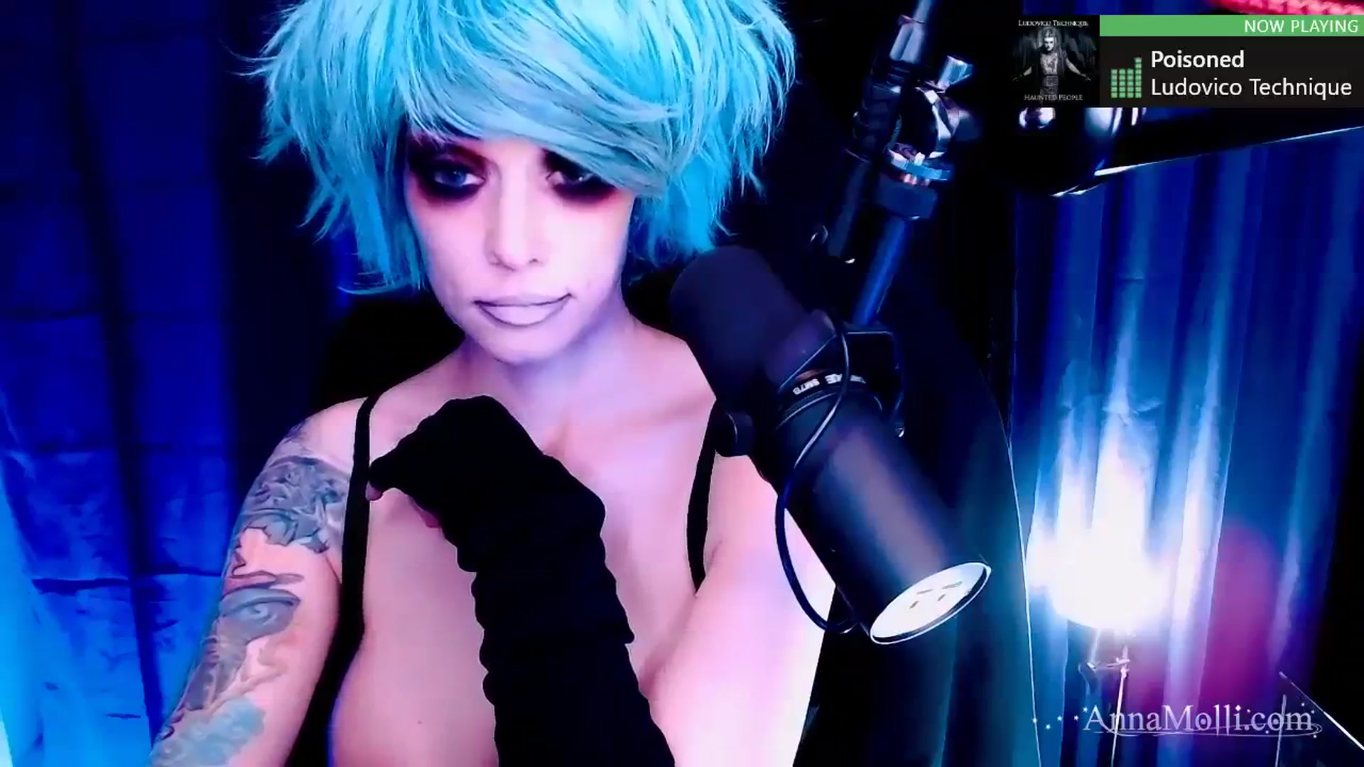Gallery image thumbnail from AnnaMolli's myfreecams stream on, 10/24/2023, 03:48 image 7 of 20