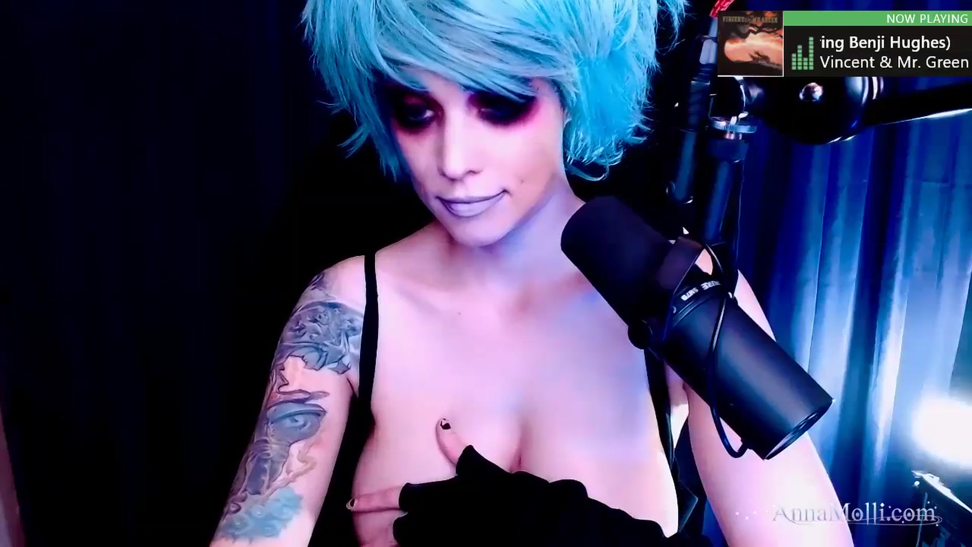 Gallery image thumbnail from AnnaMolli's myfreecams stream on, 10/27/2023, 04:01 image 8 of 20